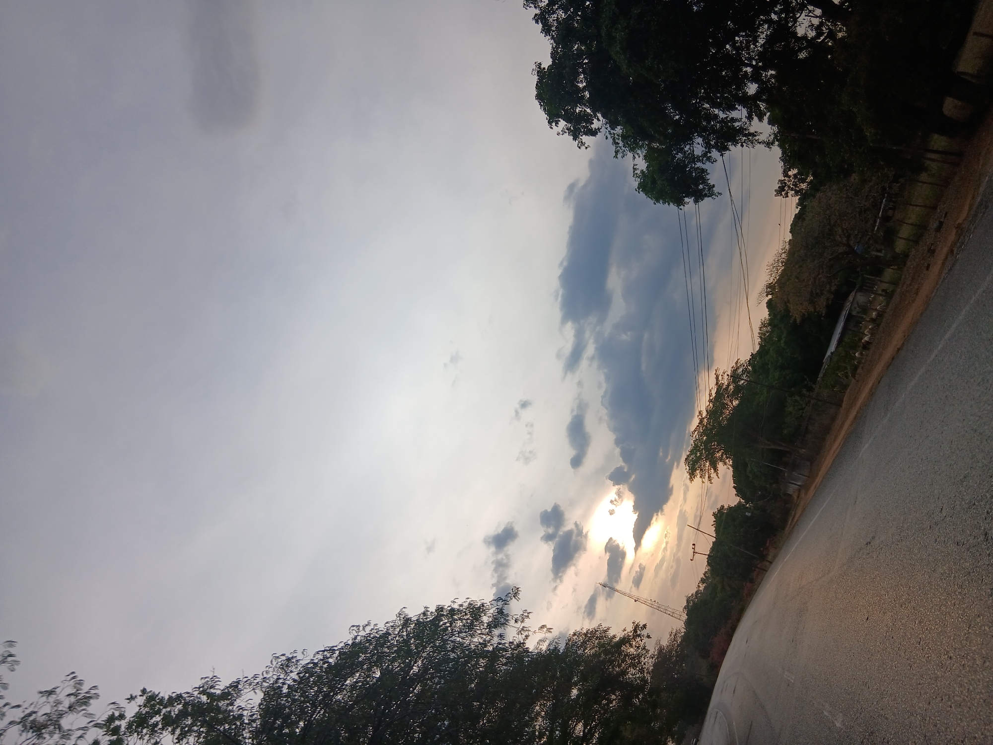 Evening street scene documented in Lomas del Viento, Venezuela