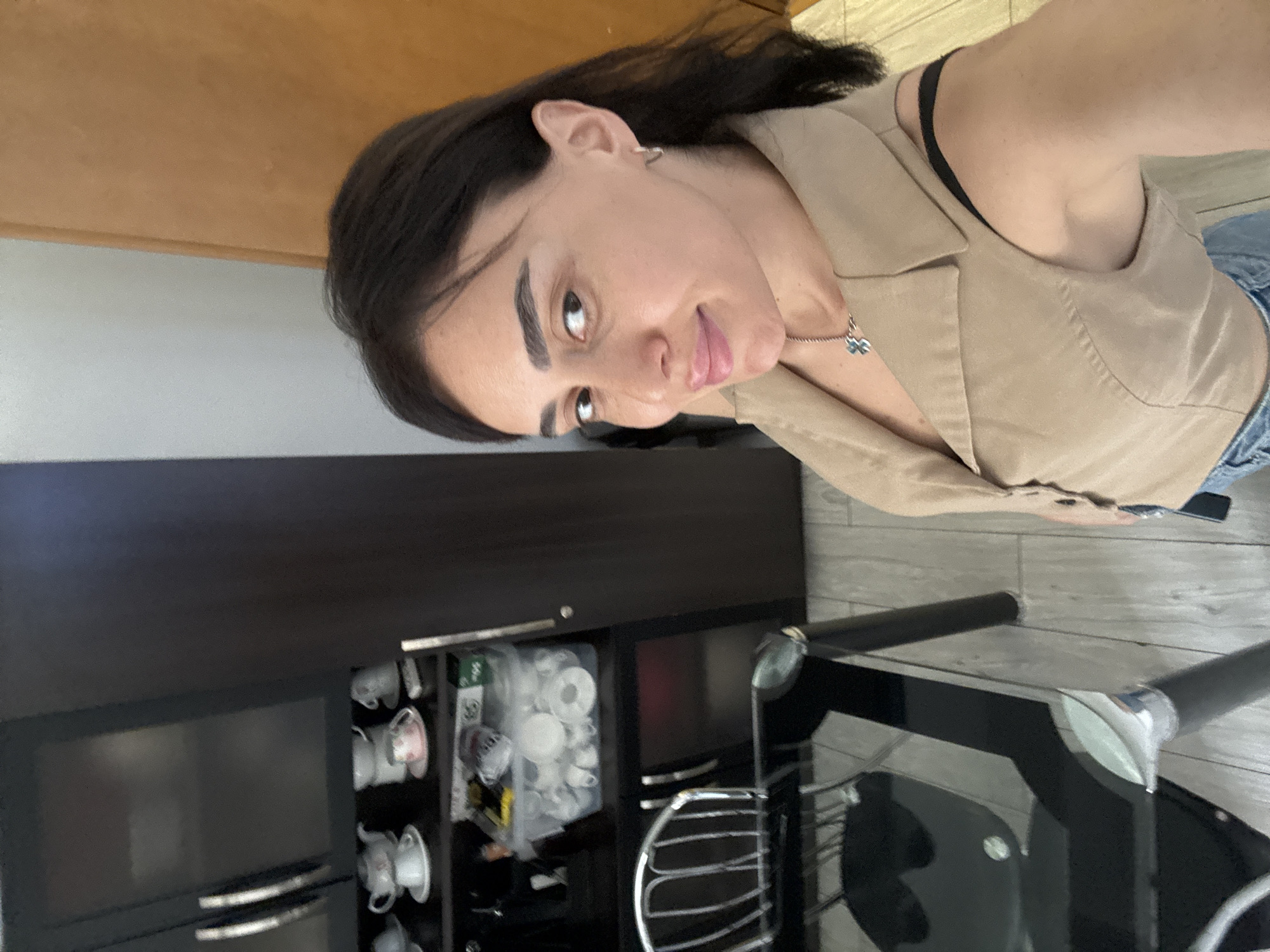 Woman Documents Morning Routine Across Tbilisi in 26 Memories