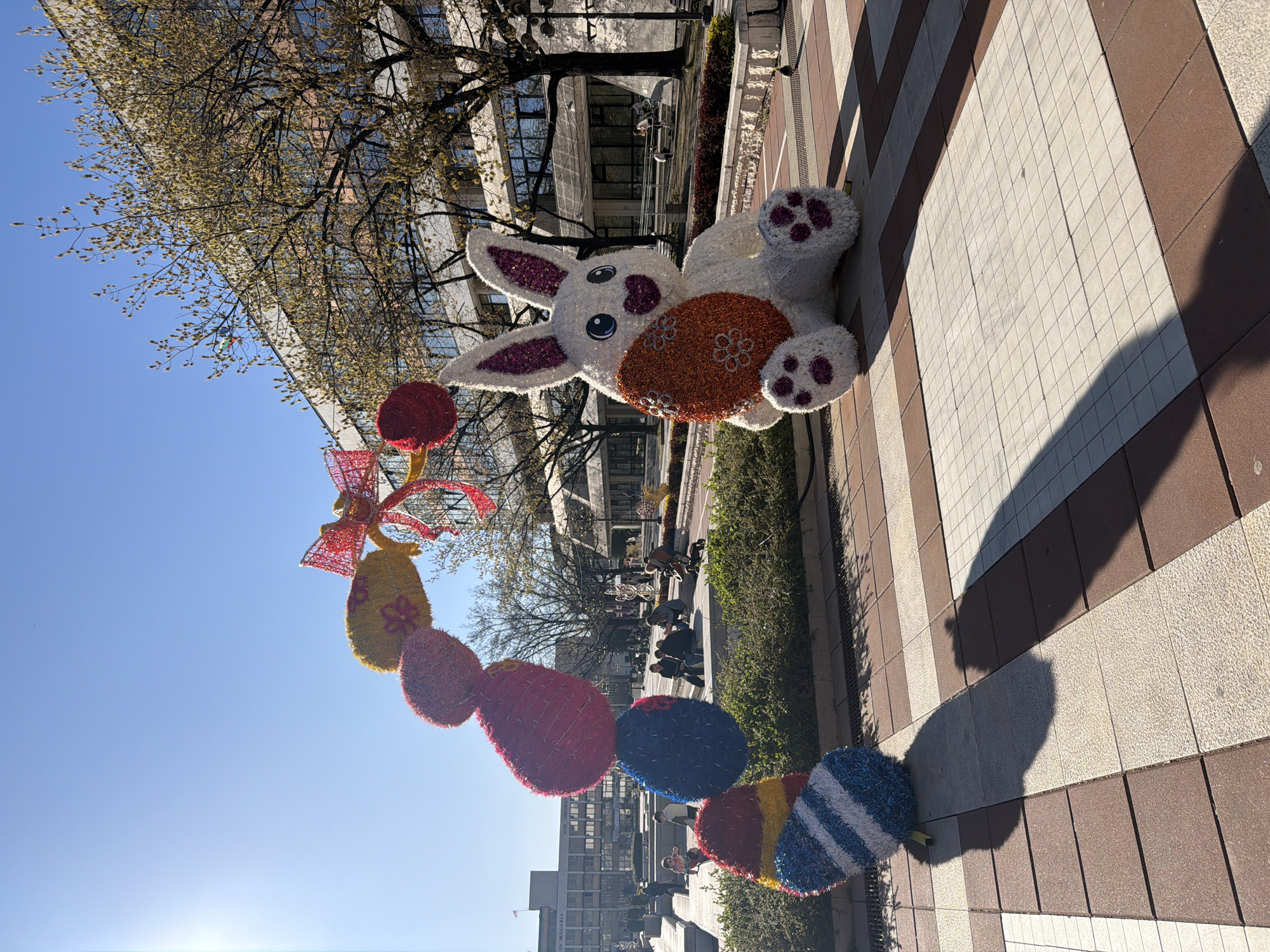 Easter displays spotted in Blagoevgrad including bunny sculpture, mountain cross