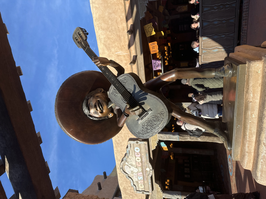 Afternoon visit documented across Disneyland Paris attractions and facilities