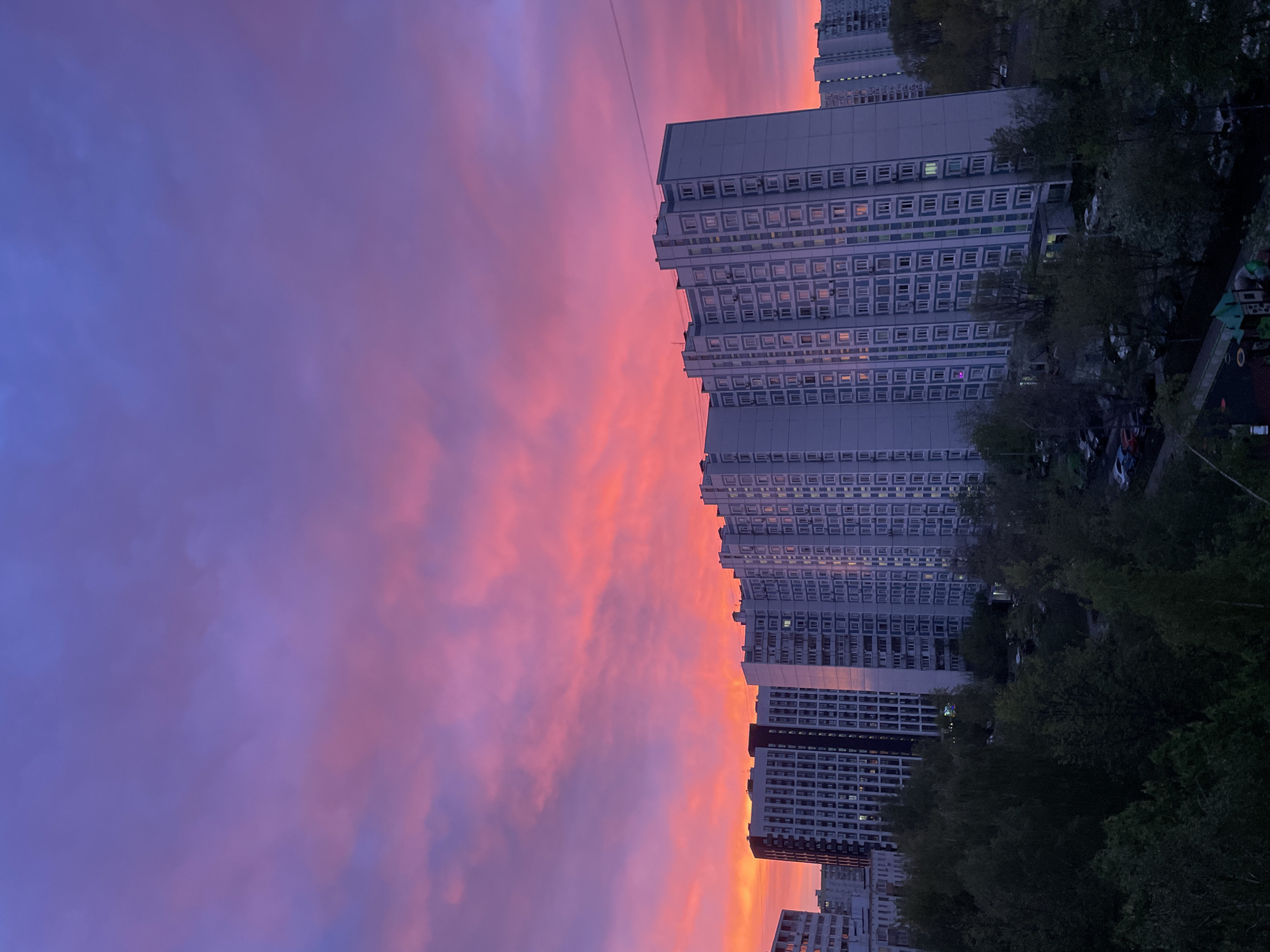 Moscow resident captures sunset cityscape and daily life moments