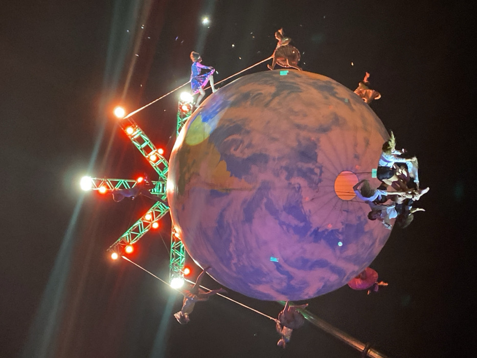 Aerial Earth Globe Performance with Orchestra in Buenos Aires