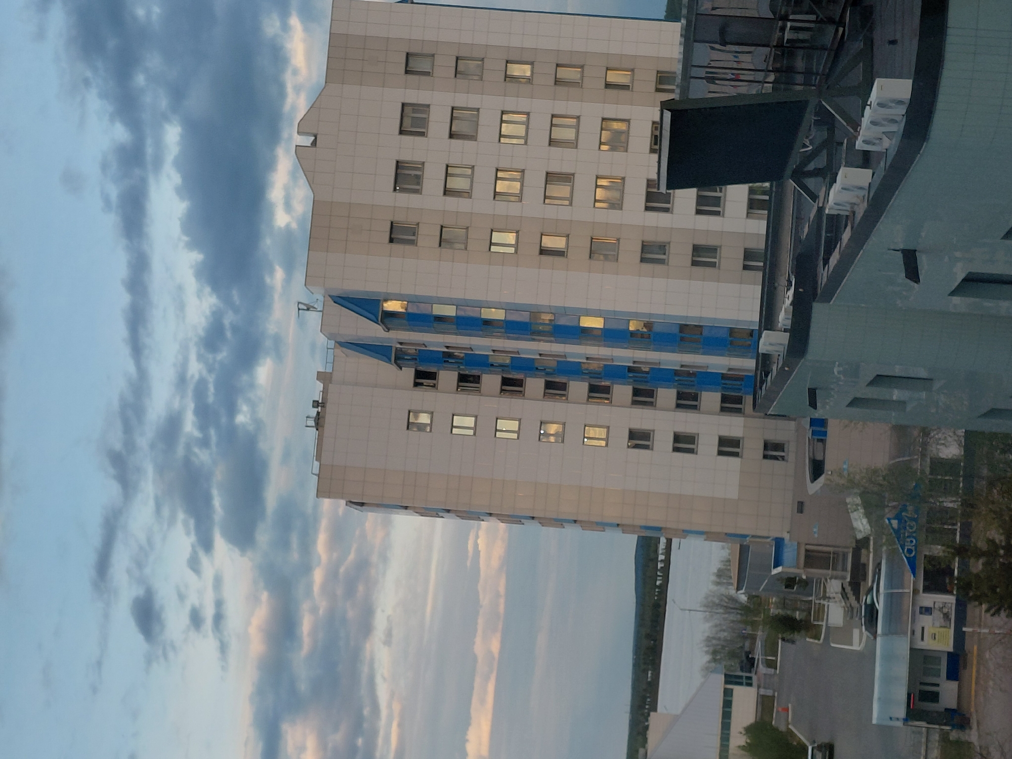 Nadym resident documents colorful sunset over Russian Arctic city