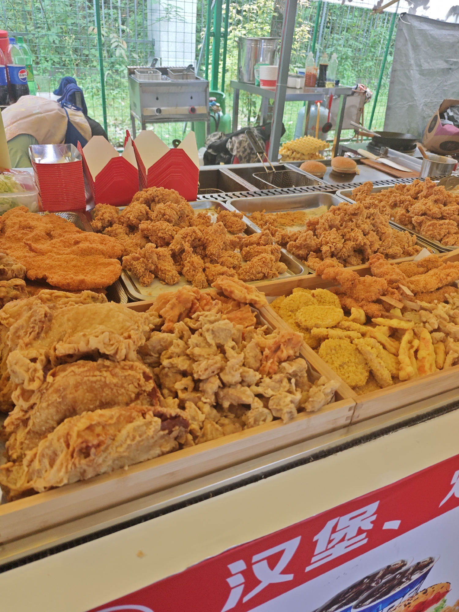 Morning street food vendors operate in Shapingba District, Chongqing