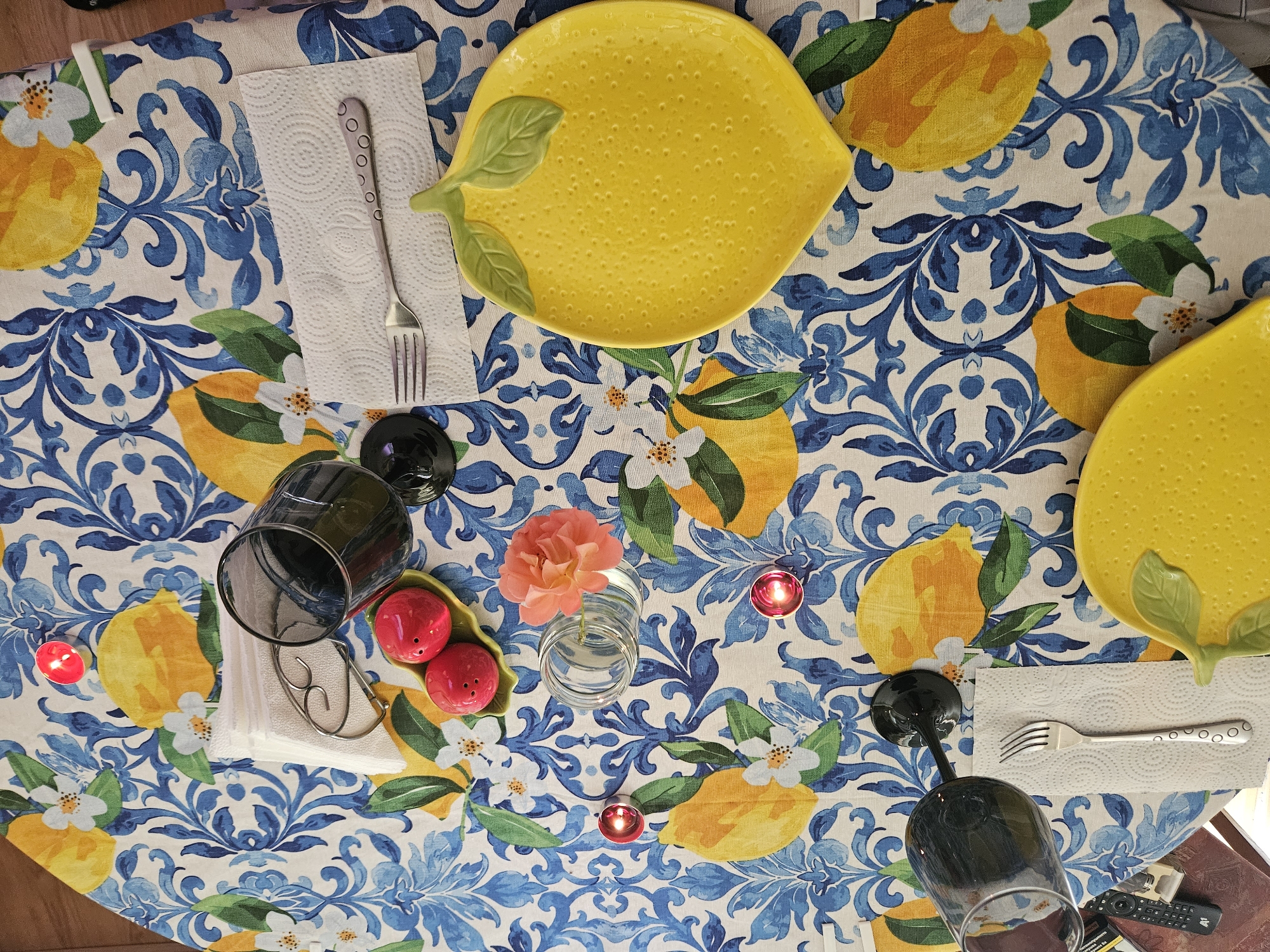 Lemon-themed table setting in Veliko Tarnovo