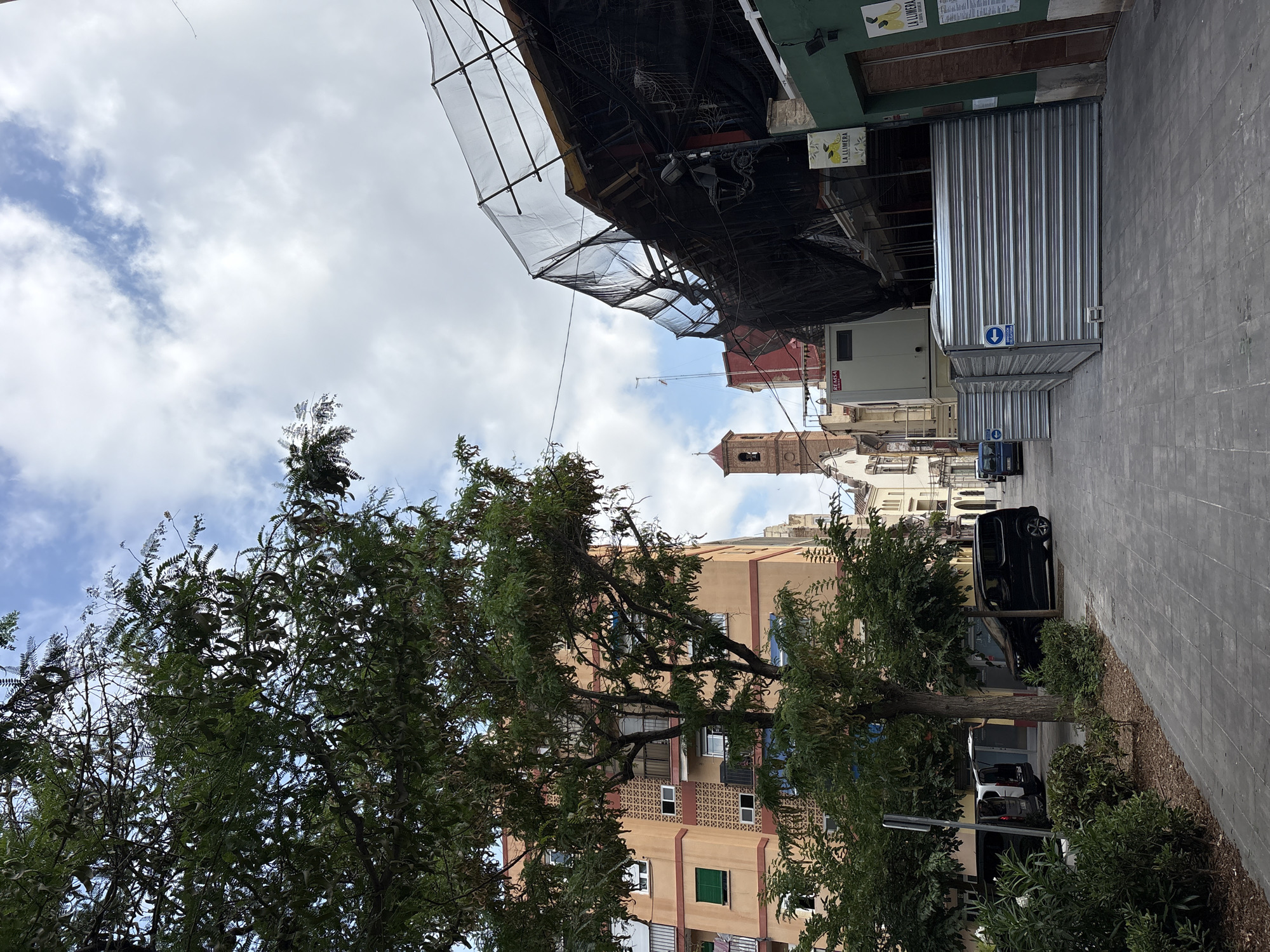 Wandering Valencia's Carmen quarter past churches and old streets