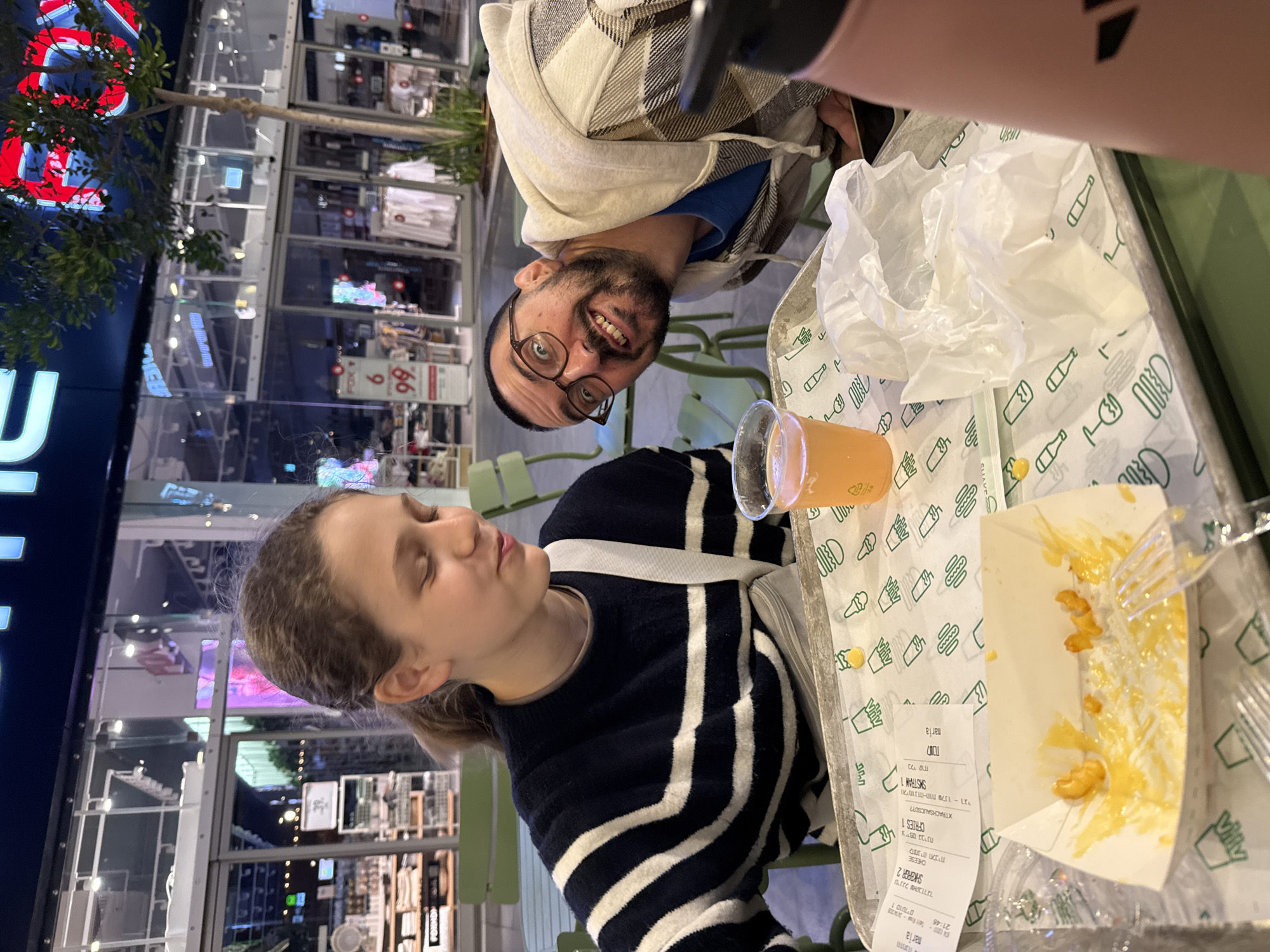 Evening dining and architecture documented in Ramat HaSharon