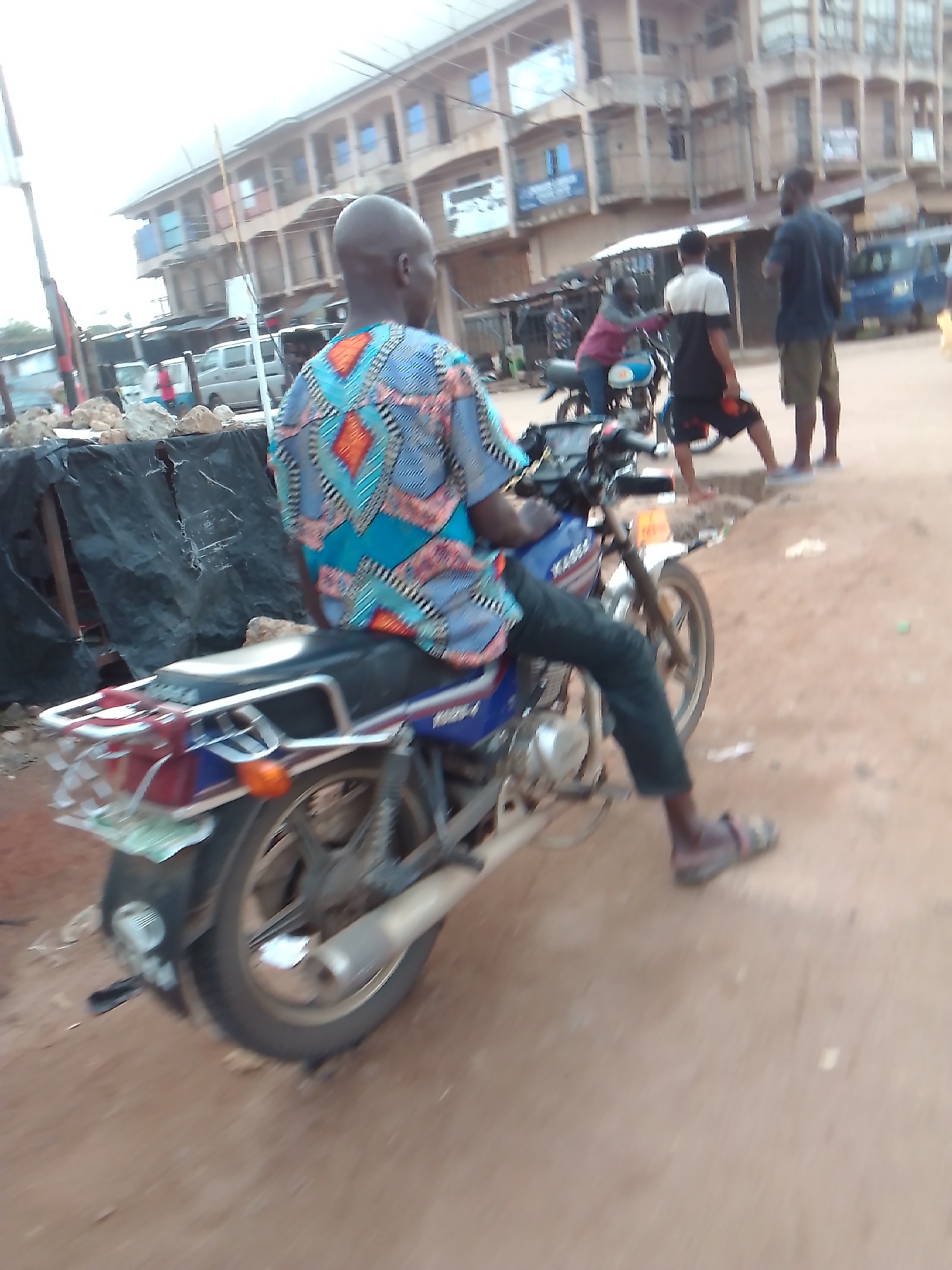 Early morning street life documented across Owerri, Nigeria