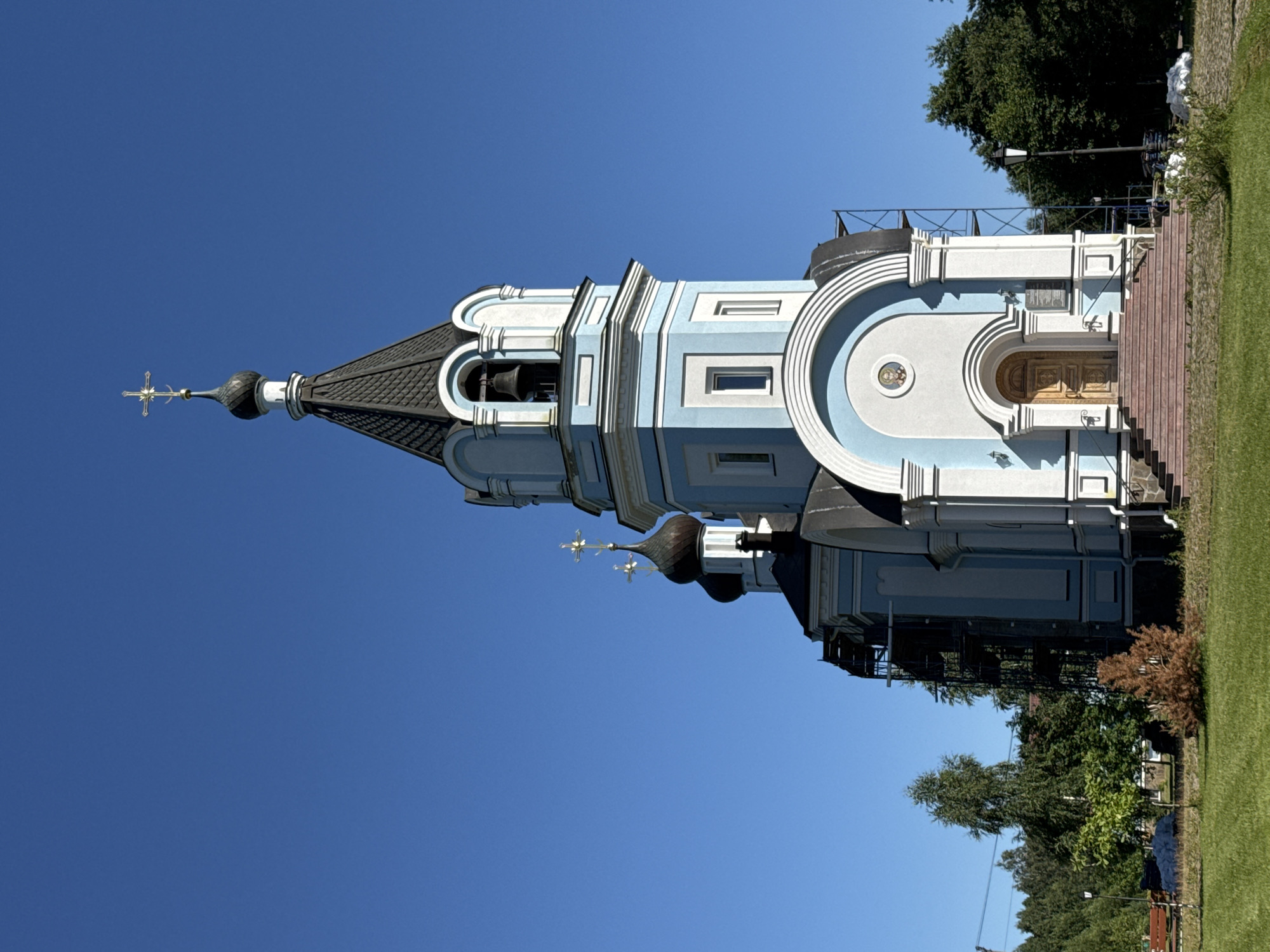 Exploring a blue-and-white Orthodox church in St. Ozerki