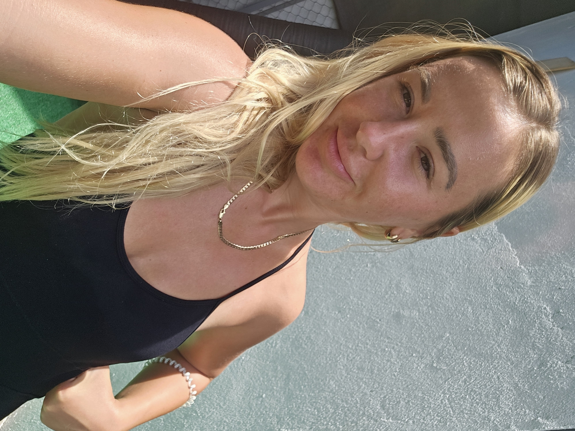 Pickleball and sunny selfies in Binh Thuan Ward