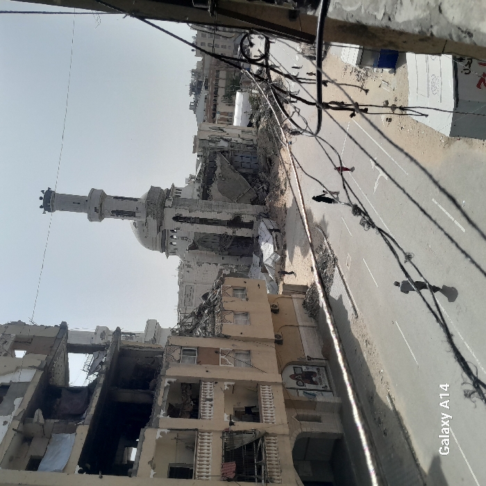 Khan Yunis shows extensive destruction, large displacement camps