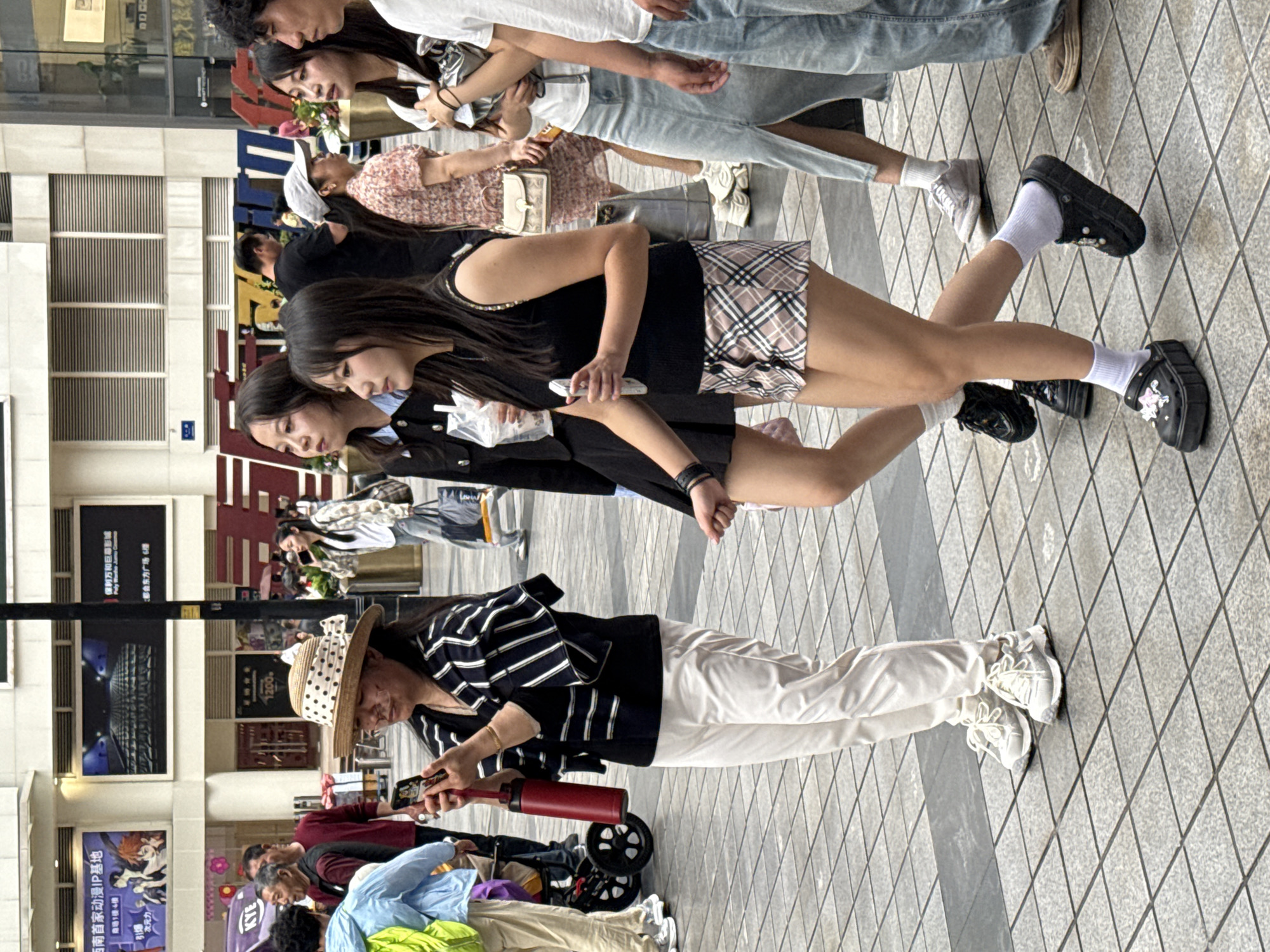 Morning street life documented in Chongqing's Yuzhong District