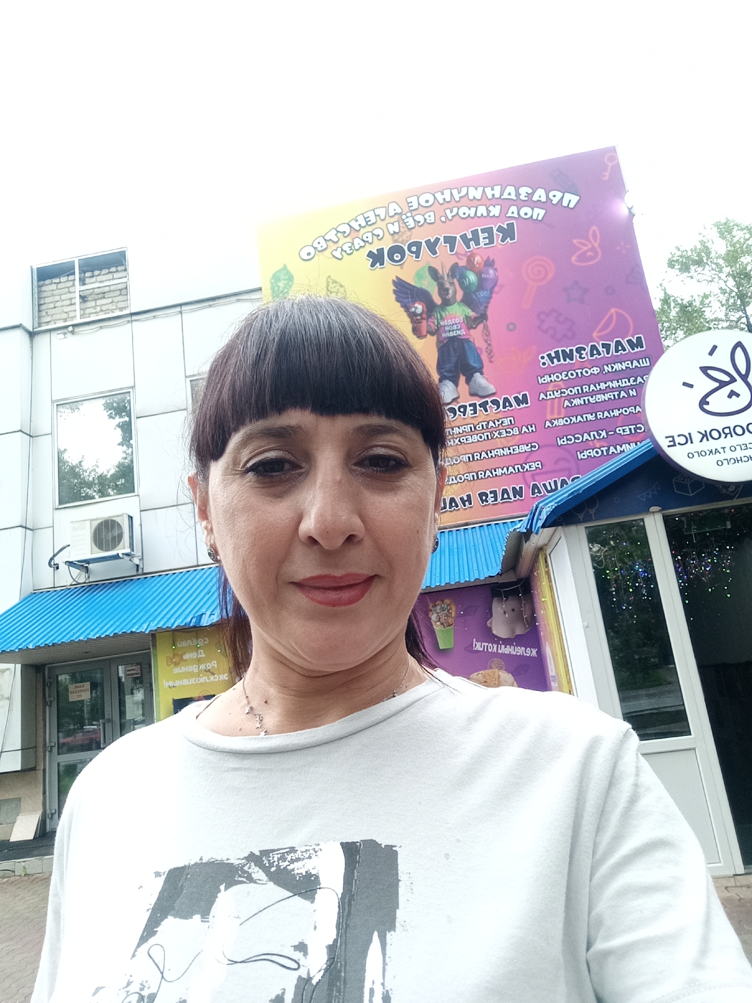 Summer morning in Belogorsk: selfies and flowers in bloom