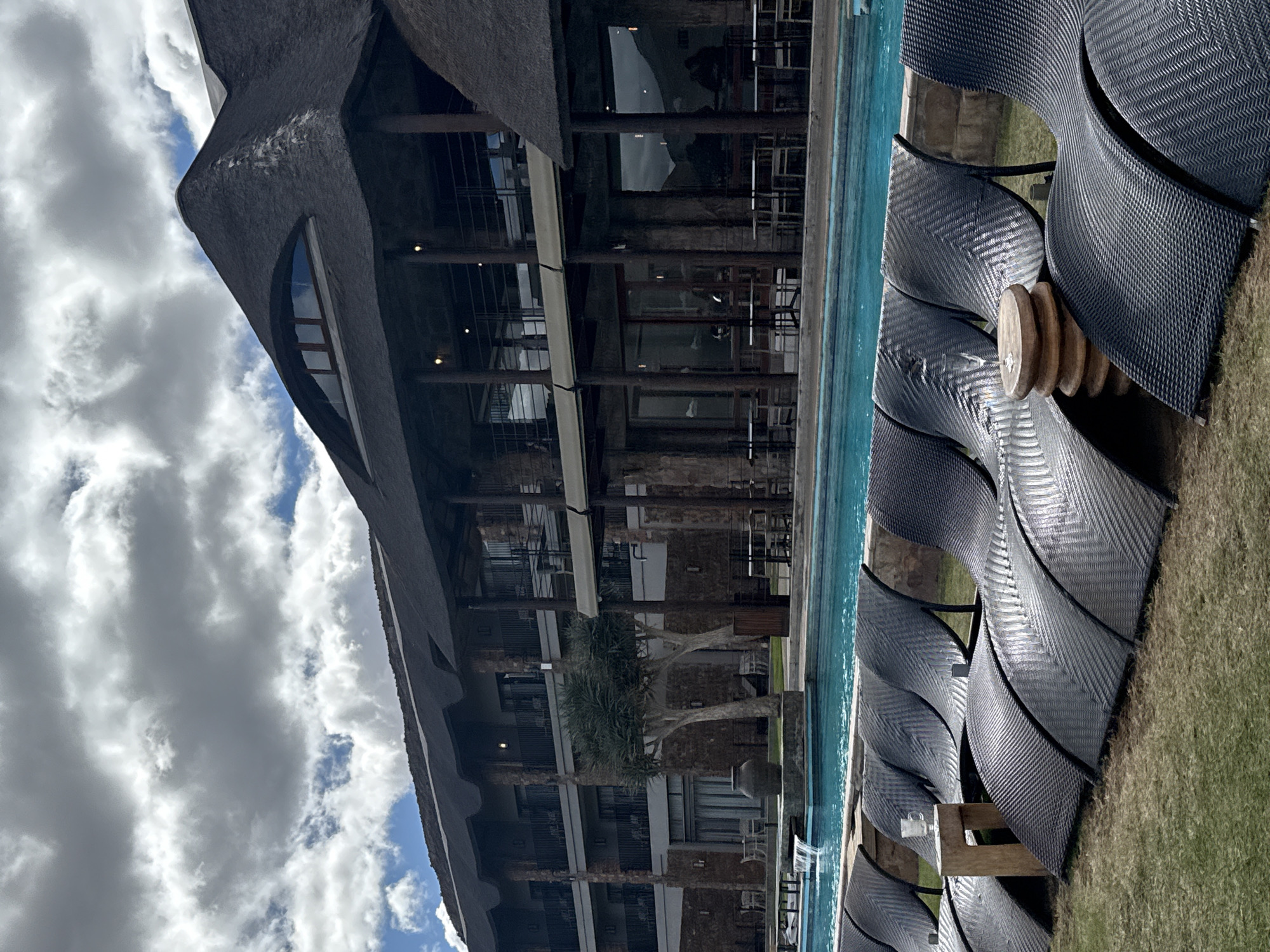 Tourist captures scenes at equestrian resort in South Africa