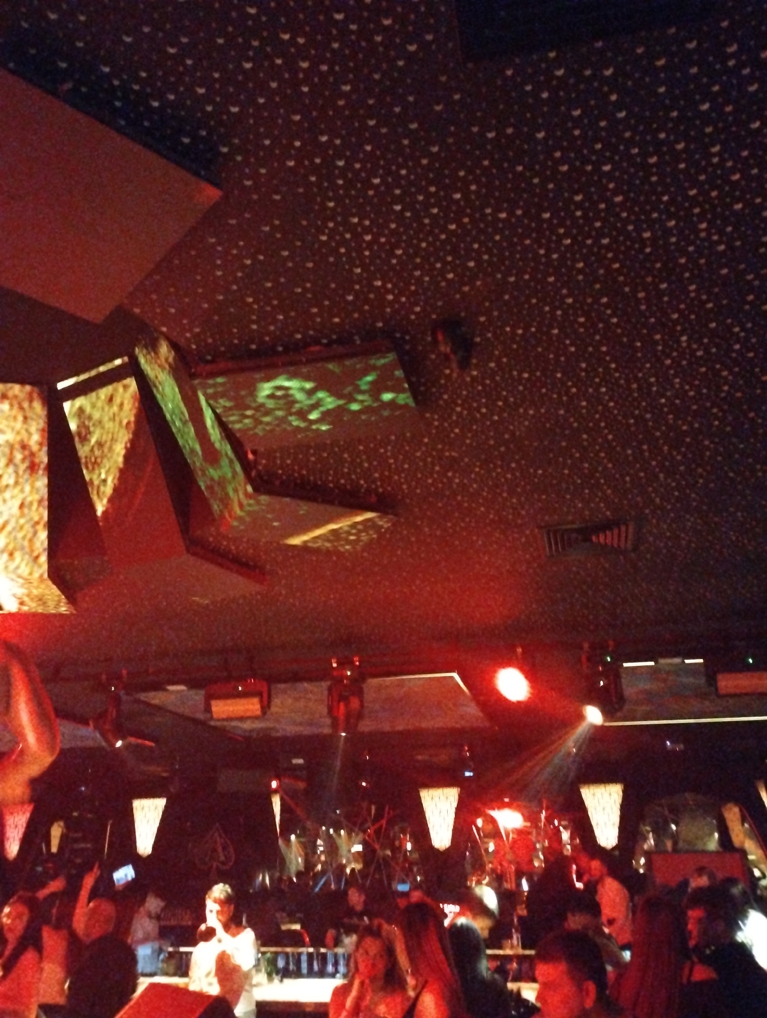 Nightclub scenes documented by witnesses during evening hours