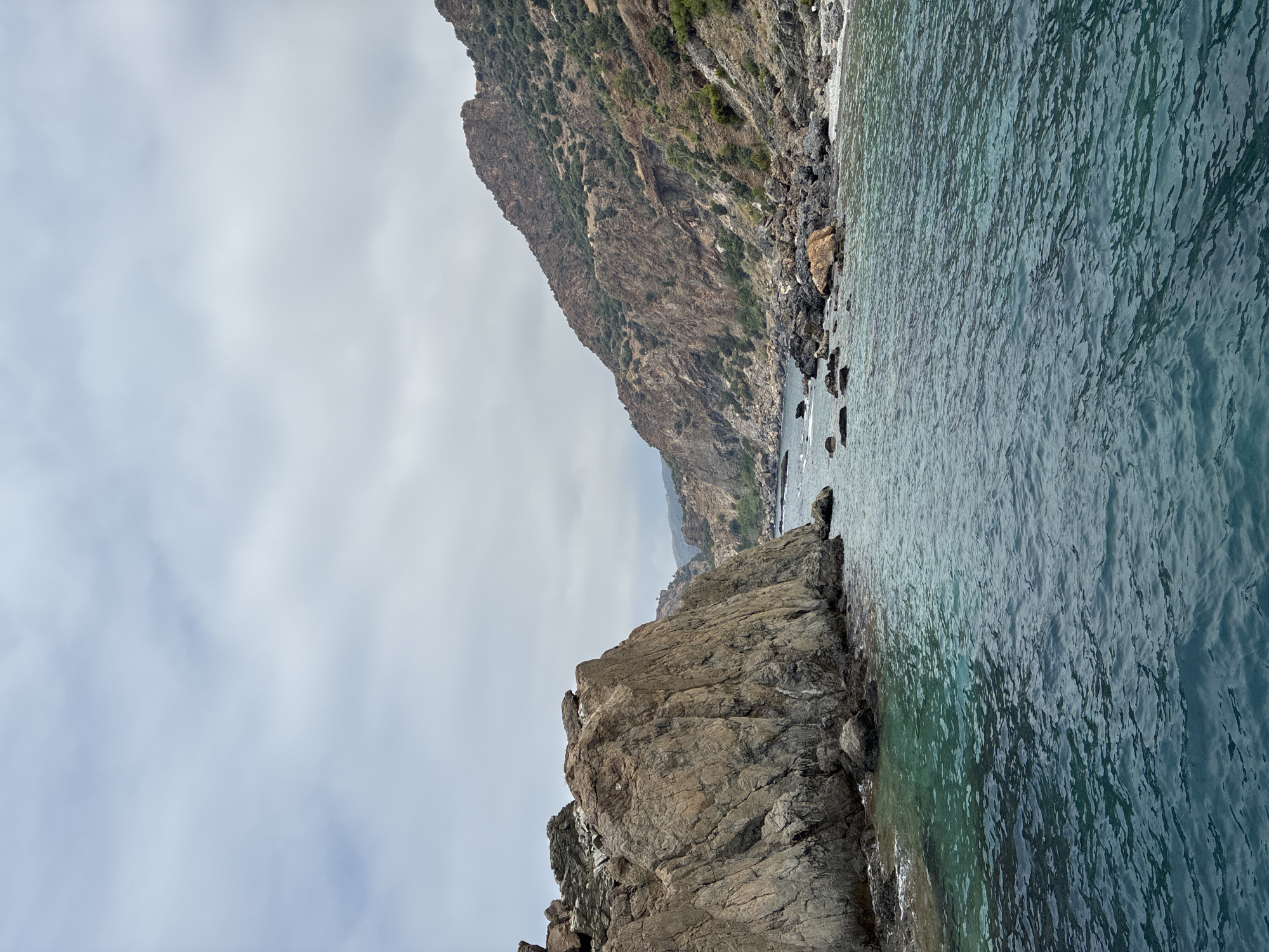 Boat tour along Gazipaşa's rocky Mediterranean coastline
