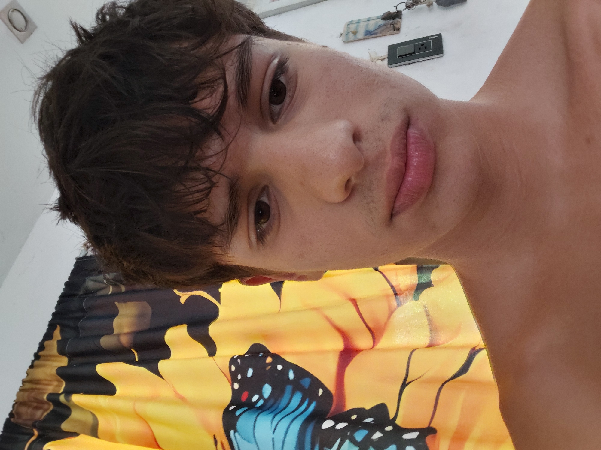 Casual indoor selfies and everyday details in Santa Ana