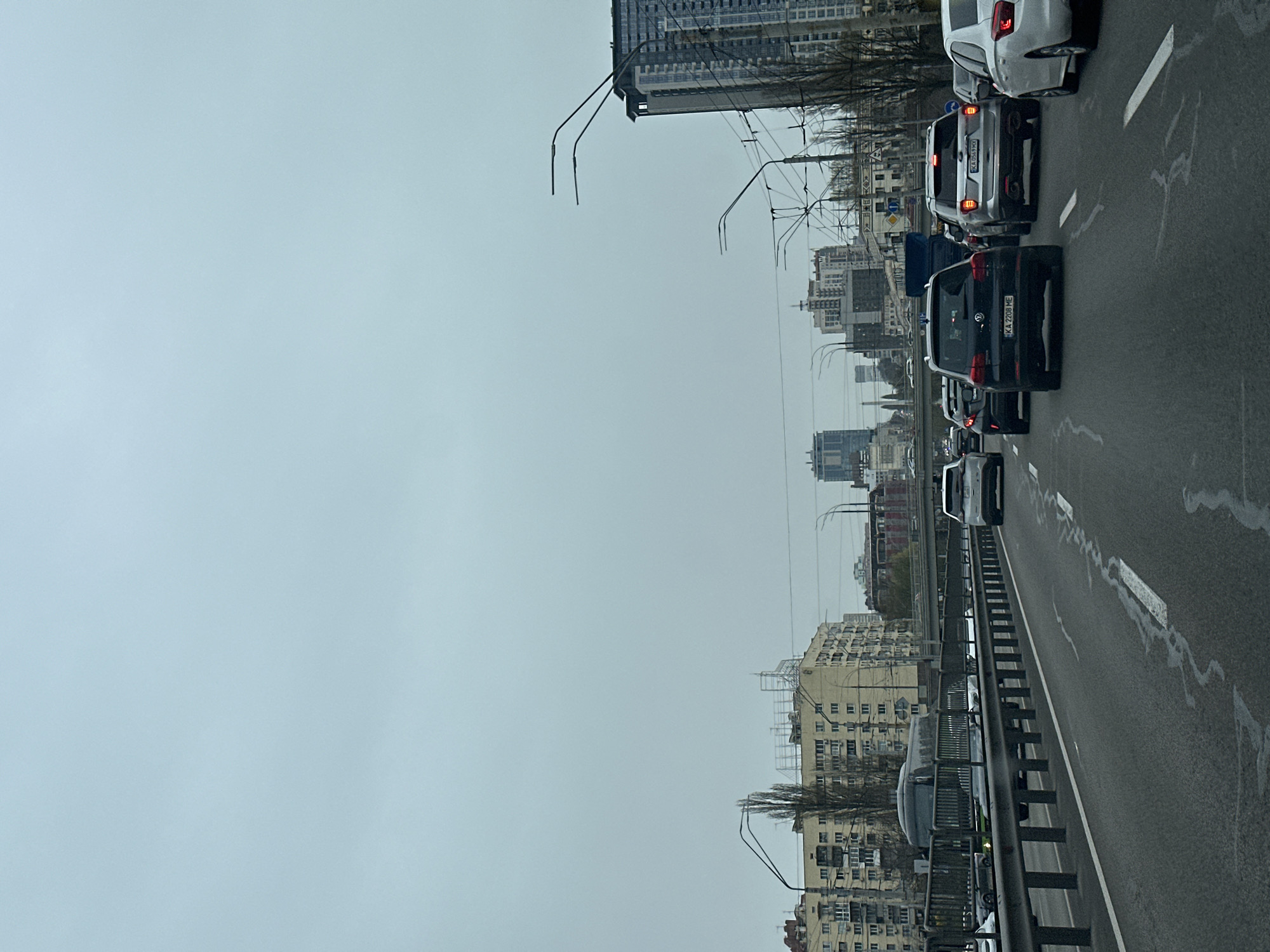 Morning traffic jam hits Paton Bridge in Kyiv