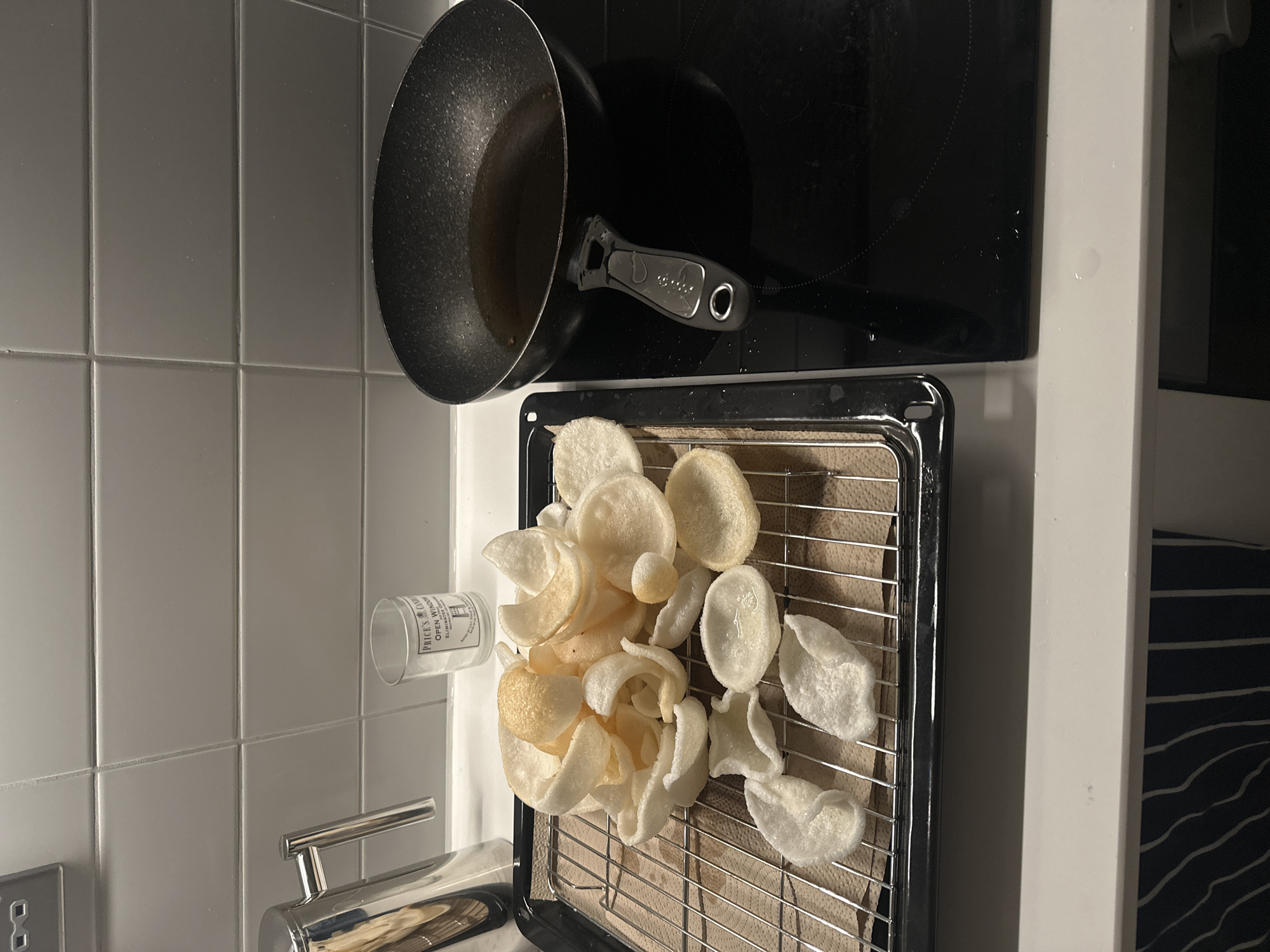 London resident documents evening cooking routine and home life