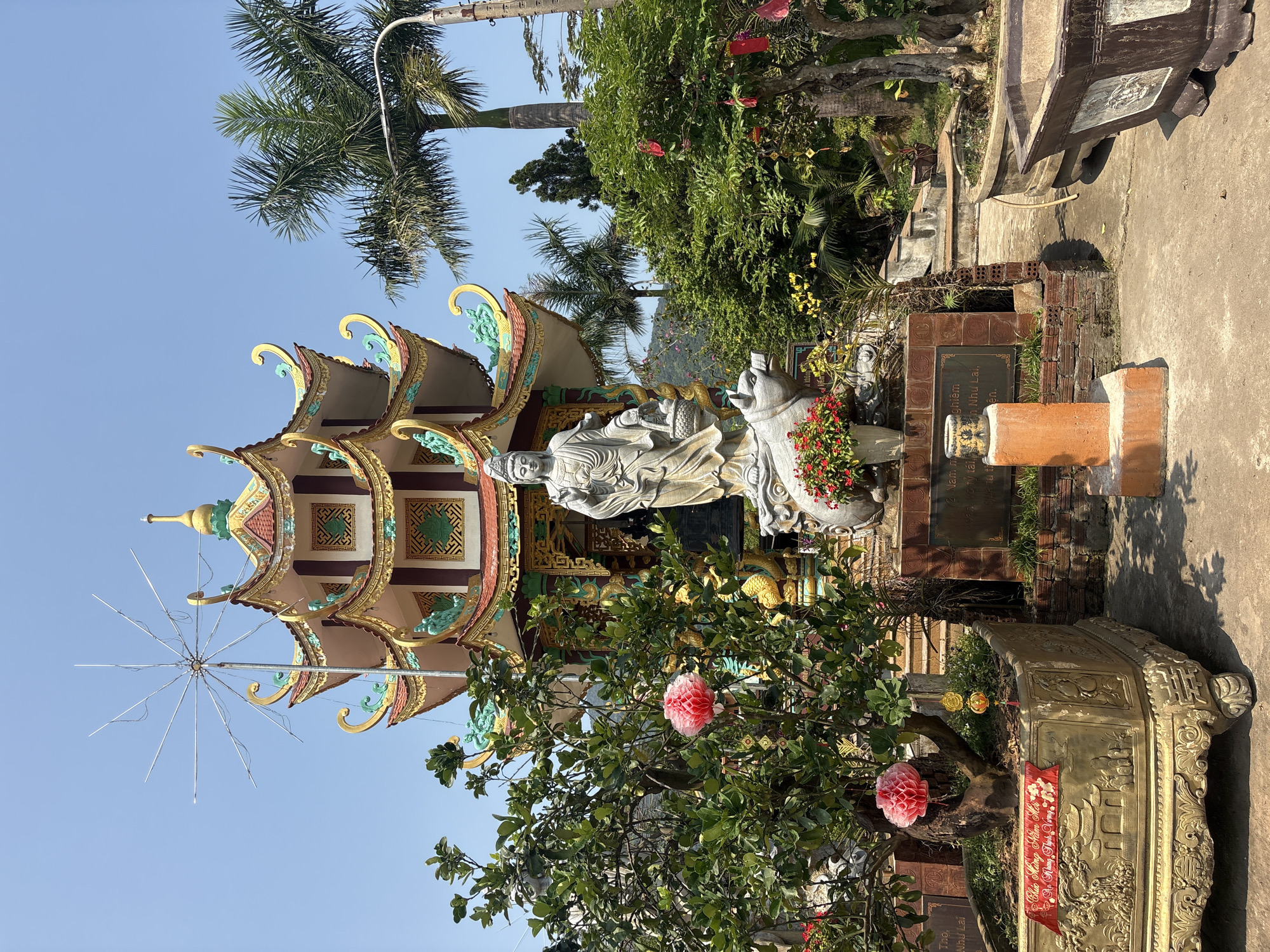 Buddhist temple complex photographed in Đà Nẵng, Vietnam