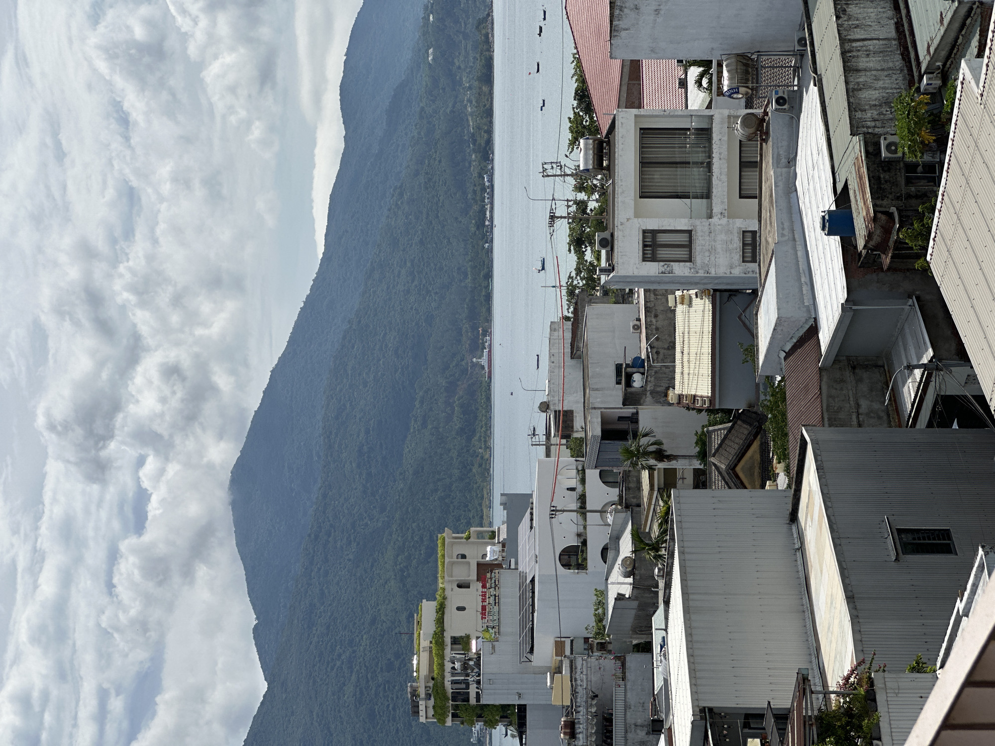 Panoramic views across Đà Nẵng's coastal cityscape and bay
