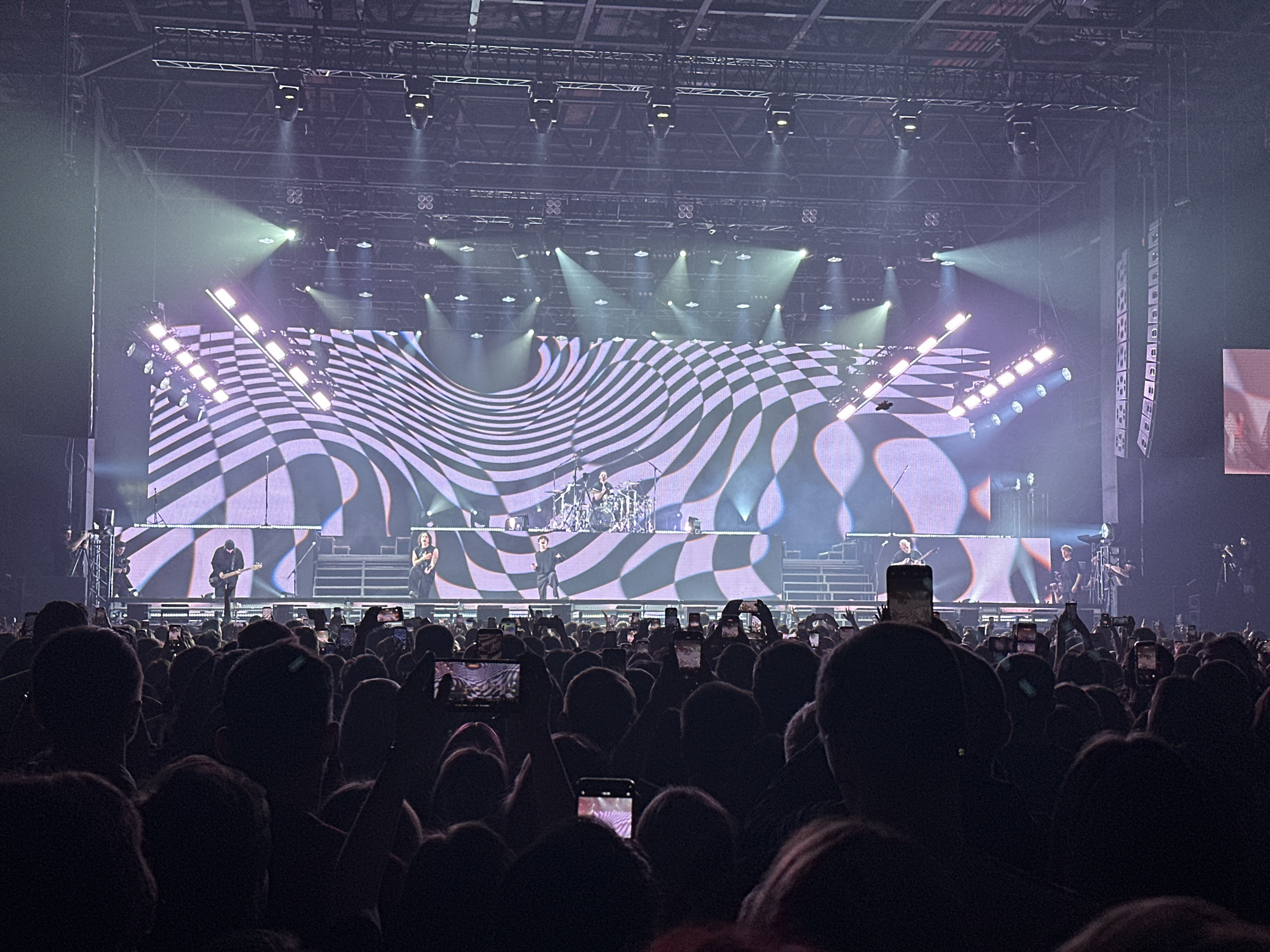 Concert draws crowds in Khimki, Russia