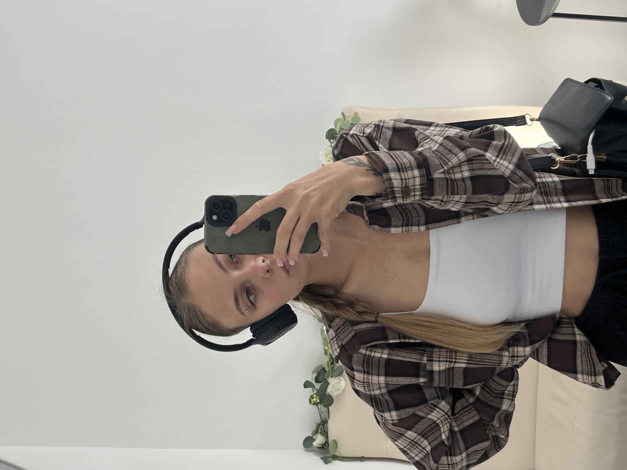 Mirror selfie series, plaid and headphones, Фоки