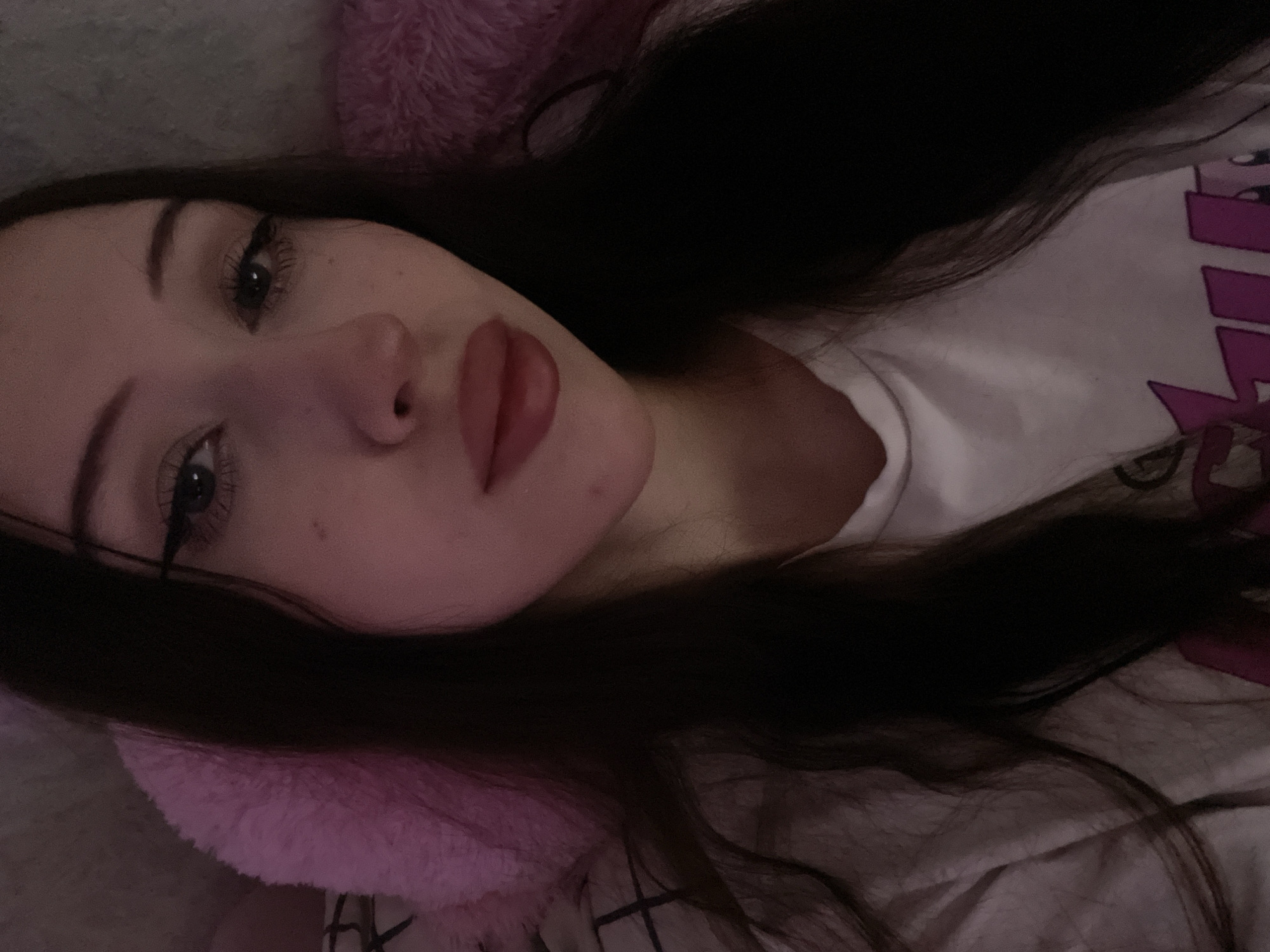 Bedroom selfie session in Votkinsk with strawberries and a pink teddy bear