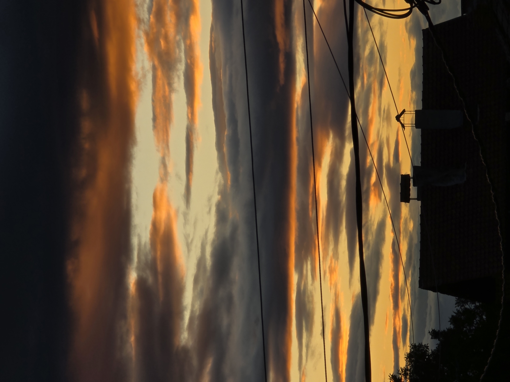 Evening sunset documented by Yagodovo resident on May 17