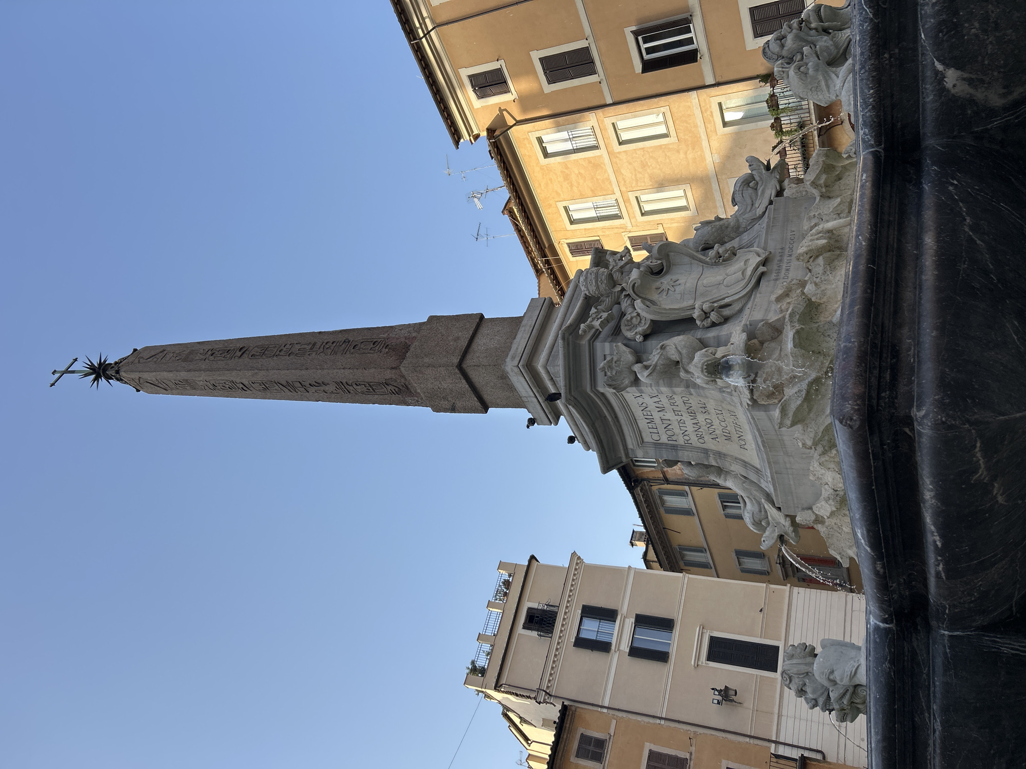 Piazza Navona and the Pantheon, up close