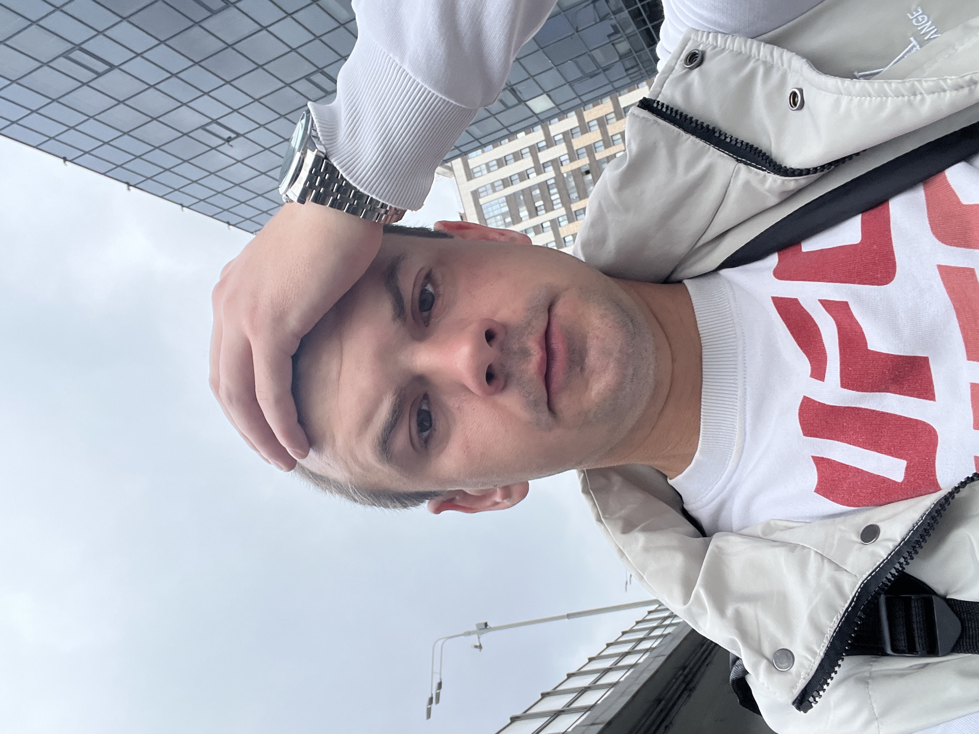 A quiet moment on a Moscow street, overcast afternoon.