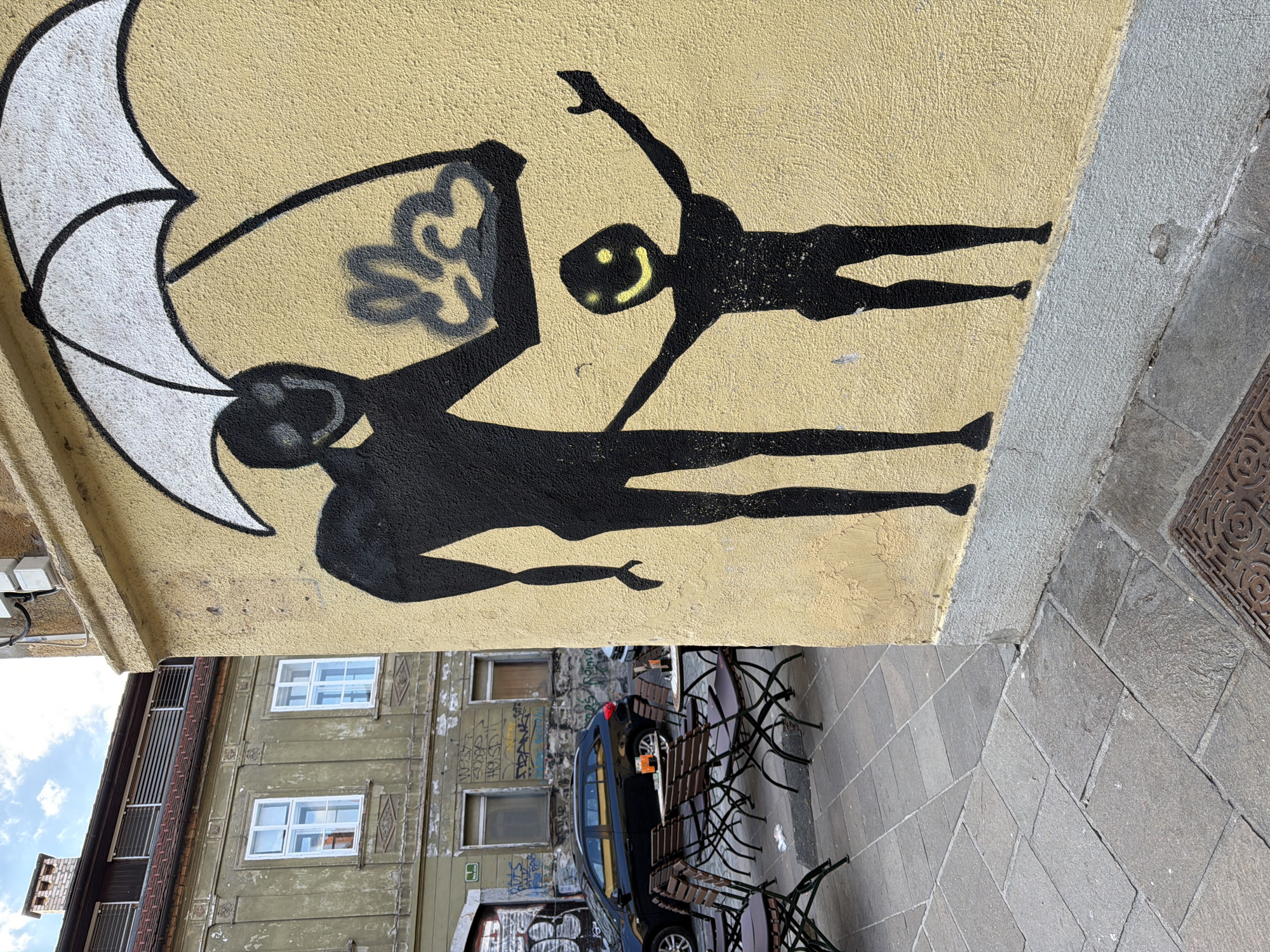 Afternoon street life documented across Ljubljana's historic center