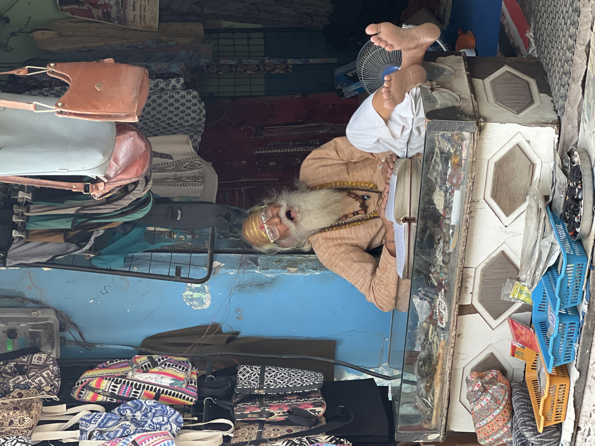 Street-level moments around a Pushkar market block