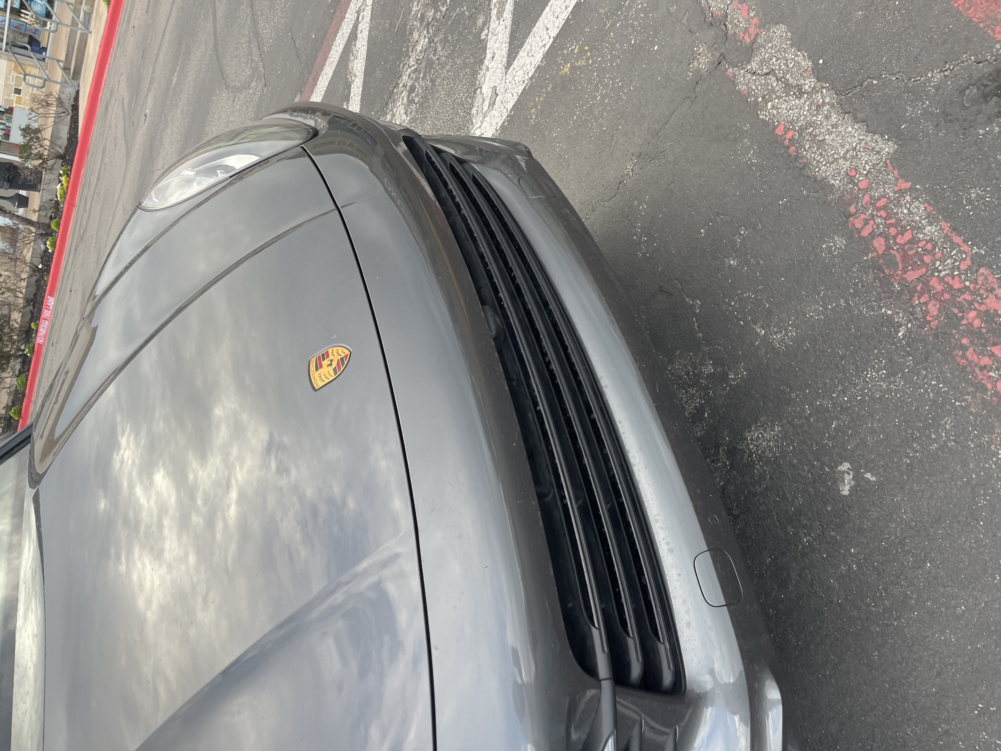 Porsche Cayenne spotted parked at San Marcos jewelry store