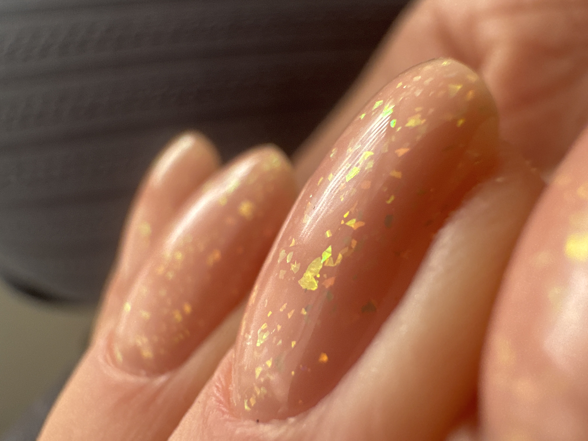 Portrait session captured in Bat Yam shows manicured nails