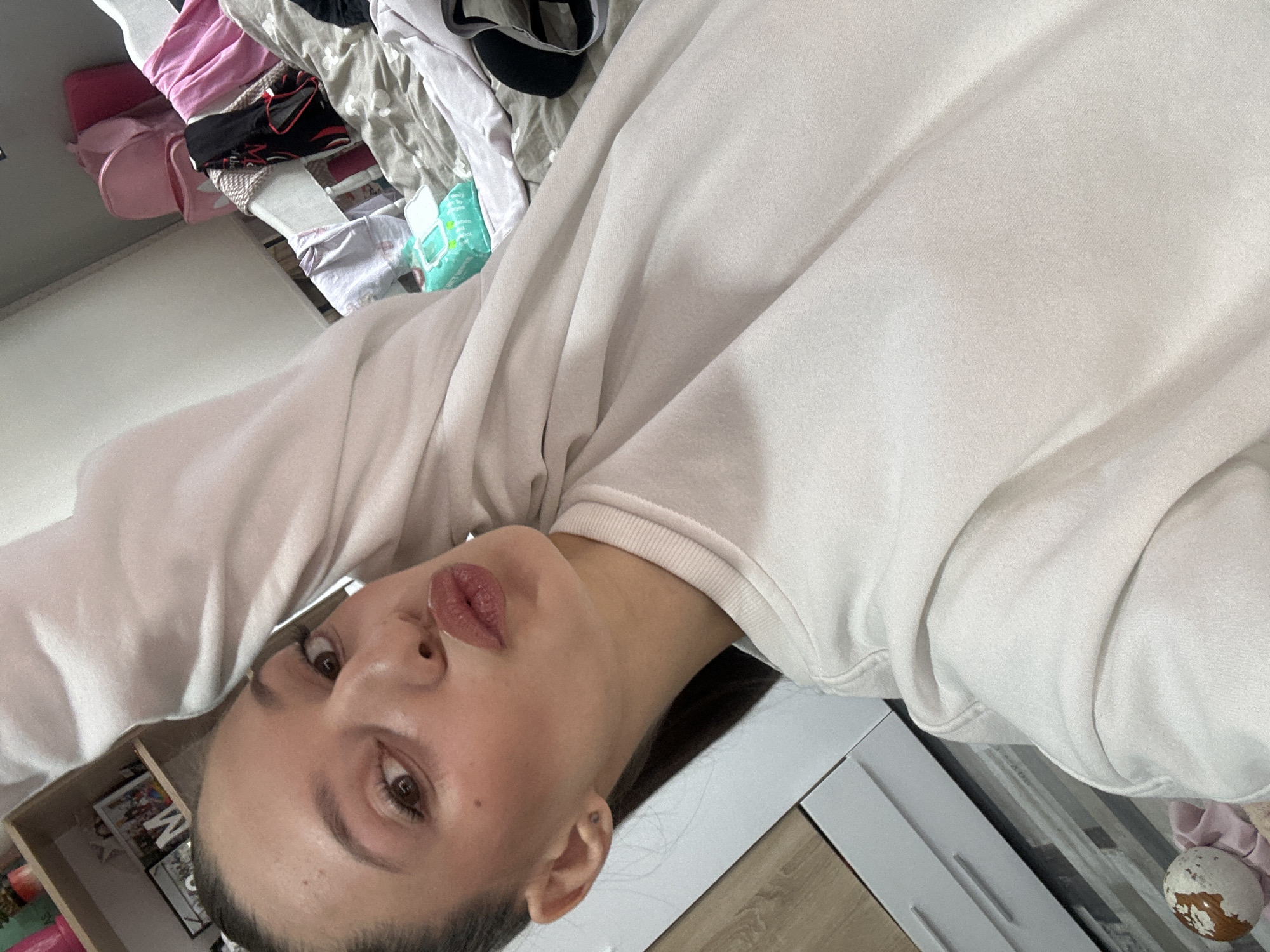 Woman Takes Series of Selfies in Pernik Home