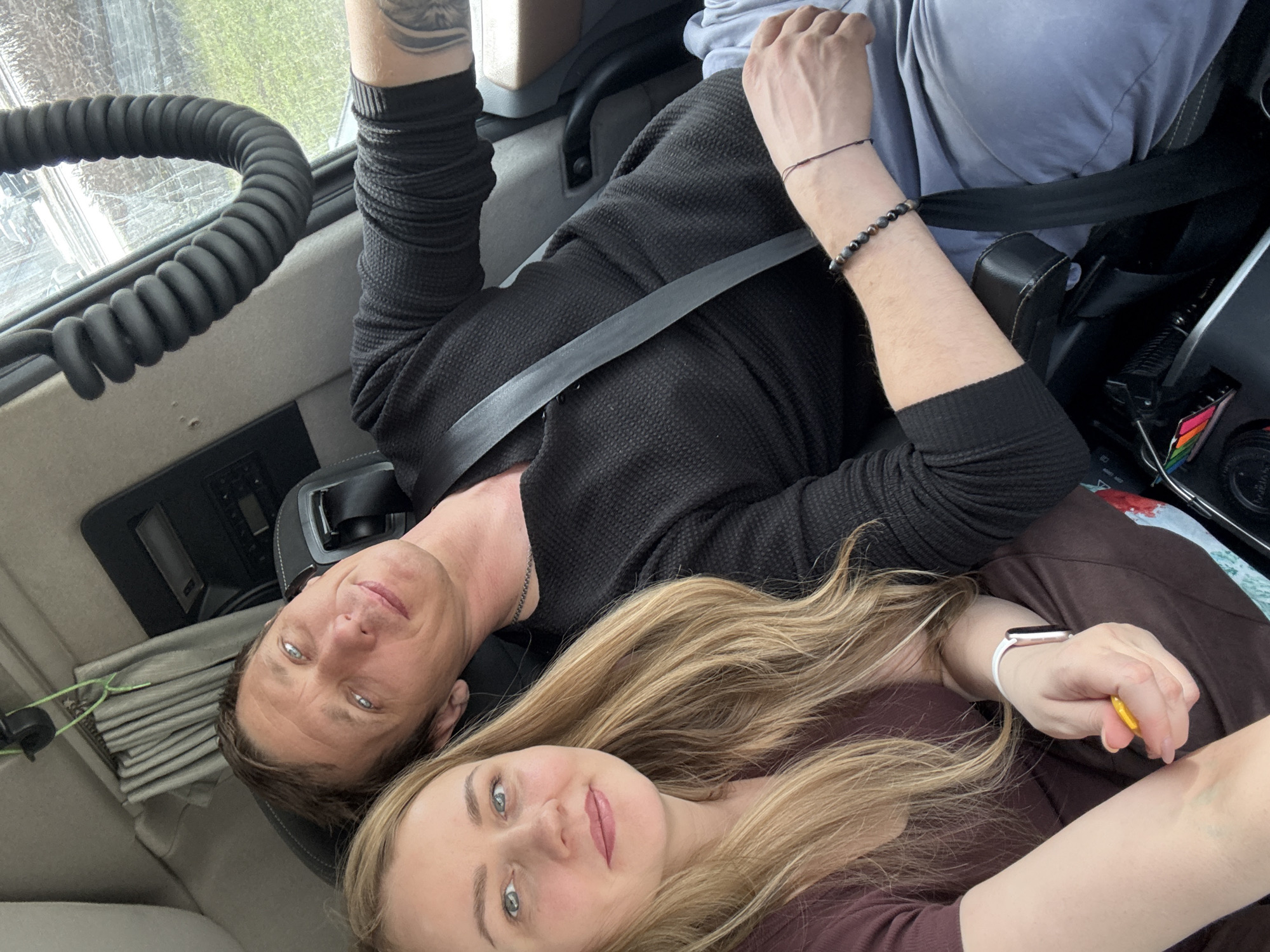 Man and woman spotted inside vehicle in Izhevsk, Russia