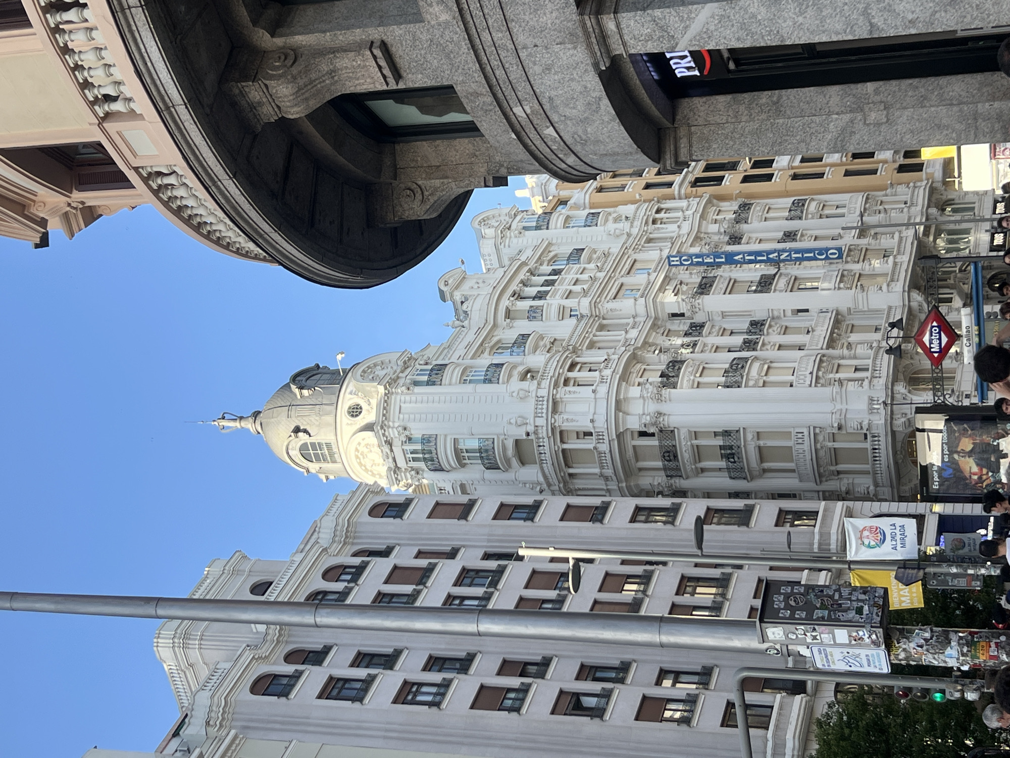 Crowds gather for Cines Callao centennial celebration in Madrid