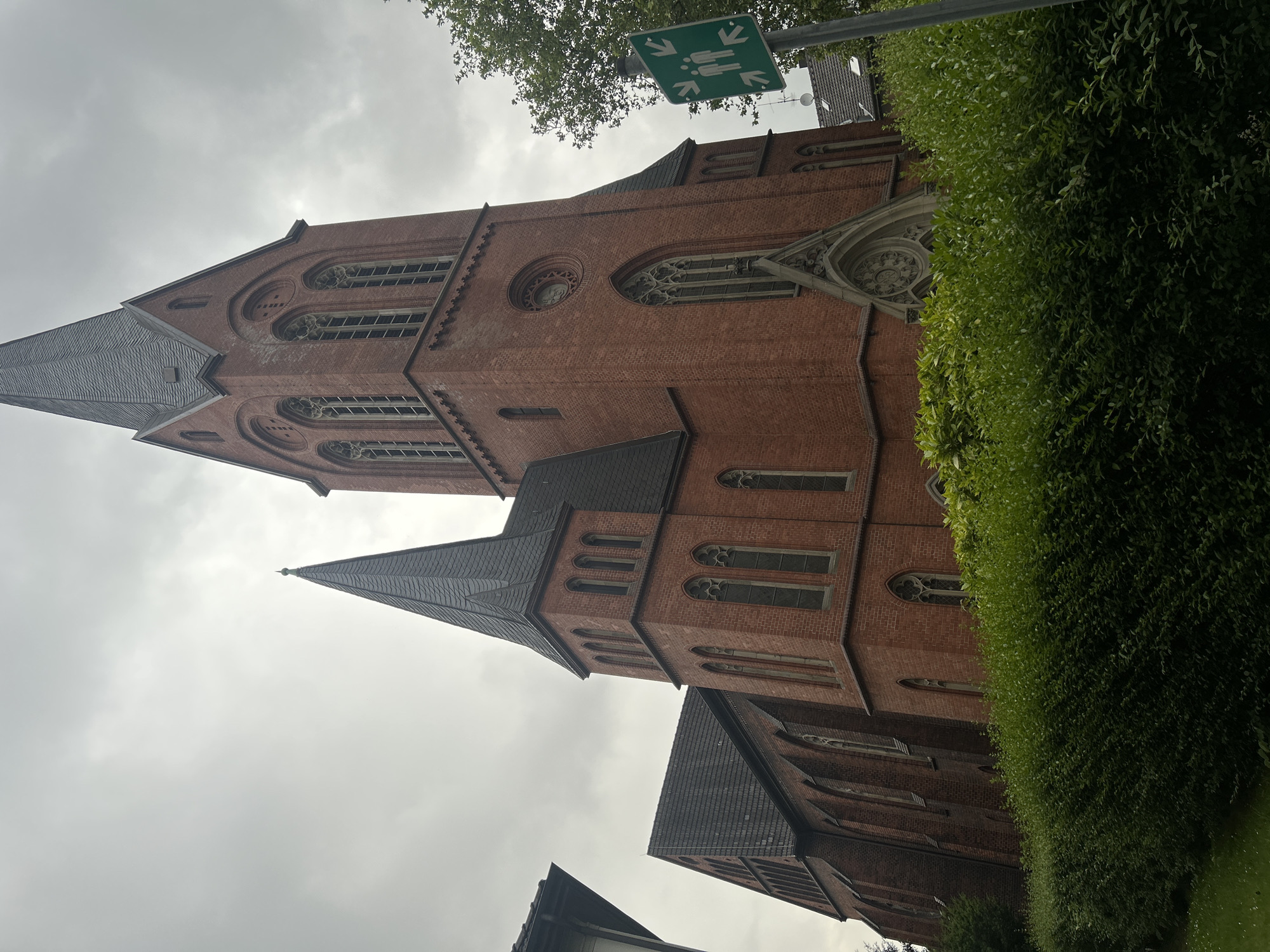 Afternoon walk through Gelsenkirchen captures everyday urban life