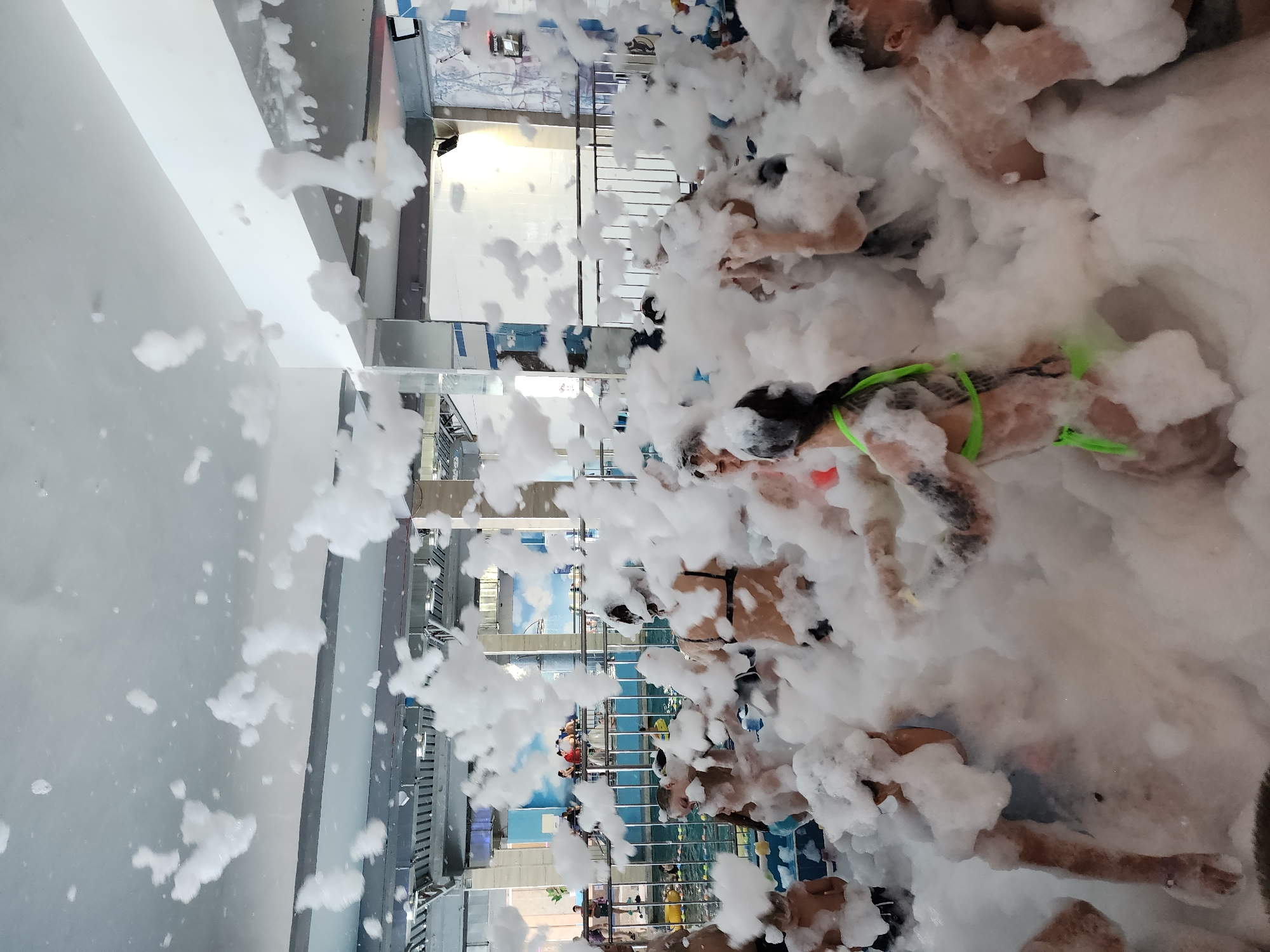 Foam party draws crowds at Sochi water park