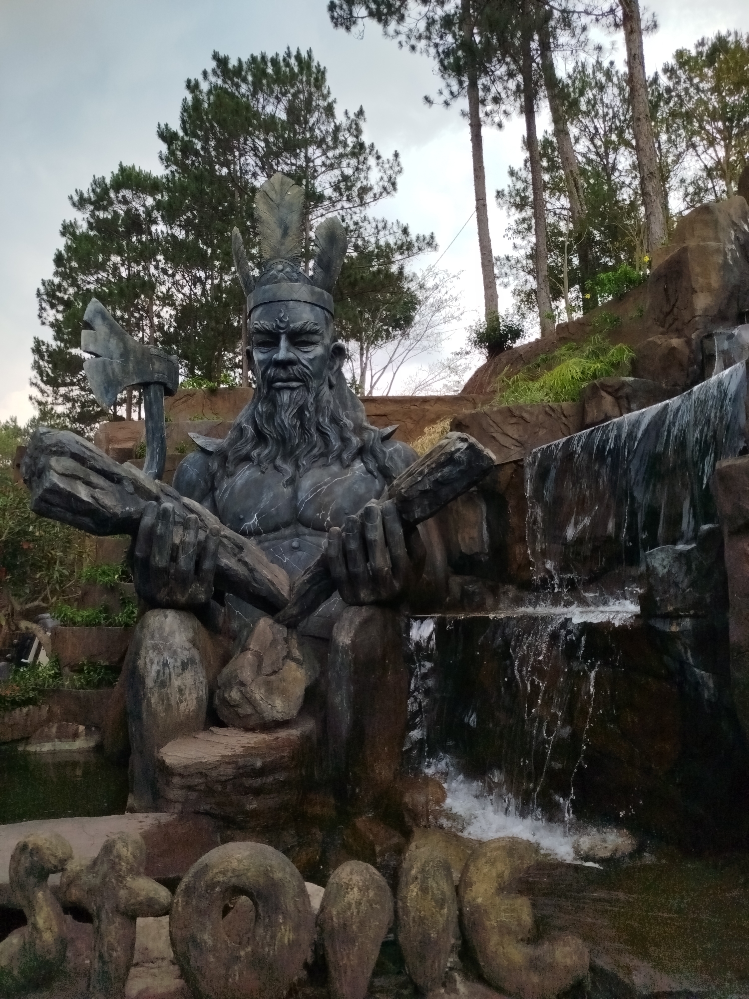 Early morning tour of Da Lat's surreal art installations documented