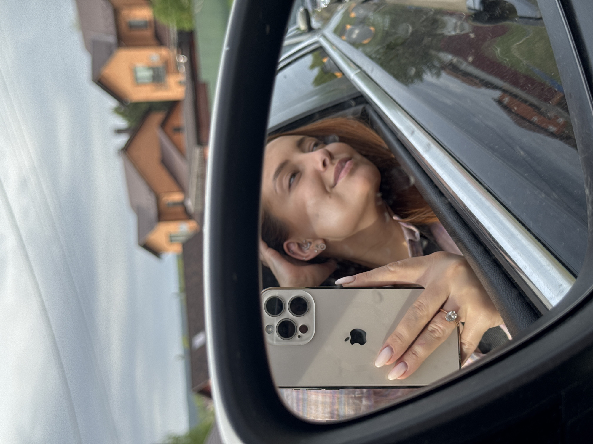 Couple and corgi share intimate car moments in Гавриловка