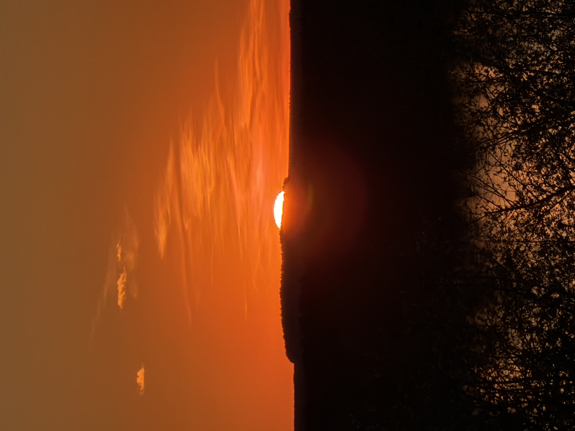 Sunset documented by multiple witnesses in Chaikovsky, Russia