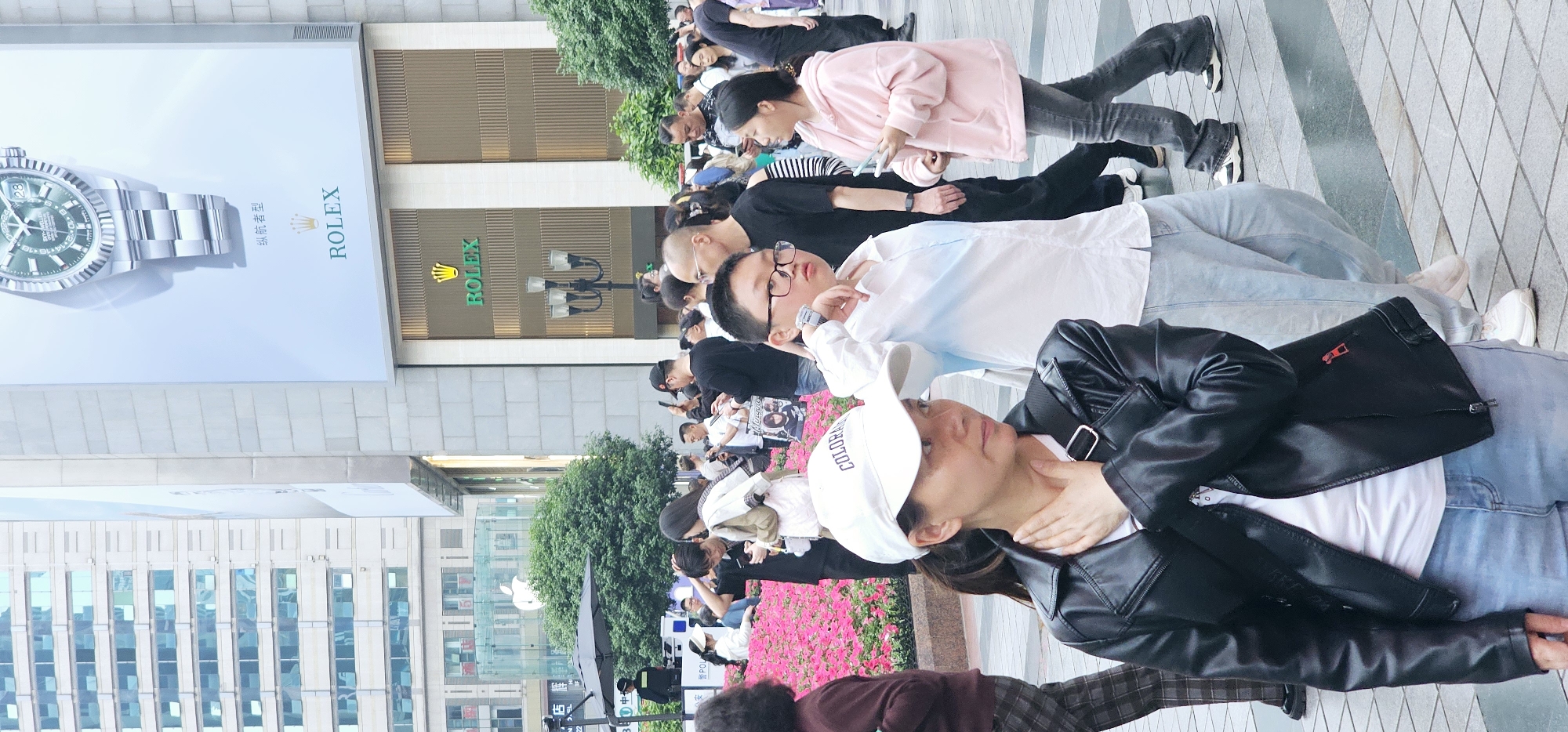 Early morning street life captured in Chongqing's shopping district