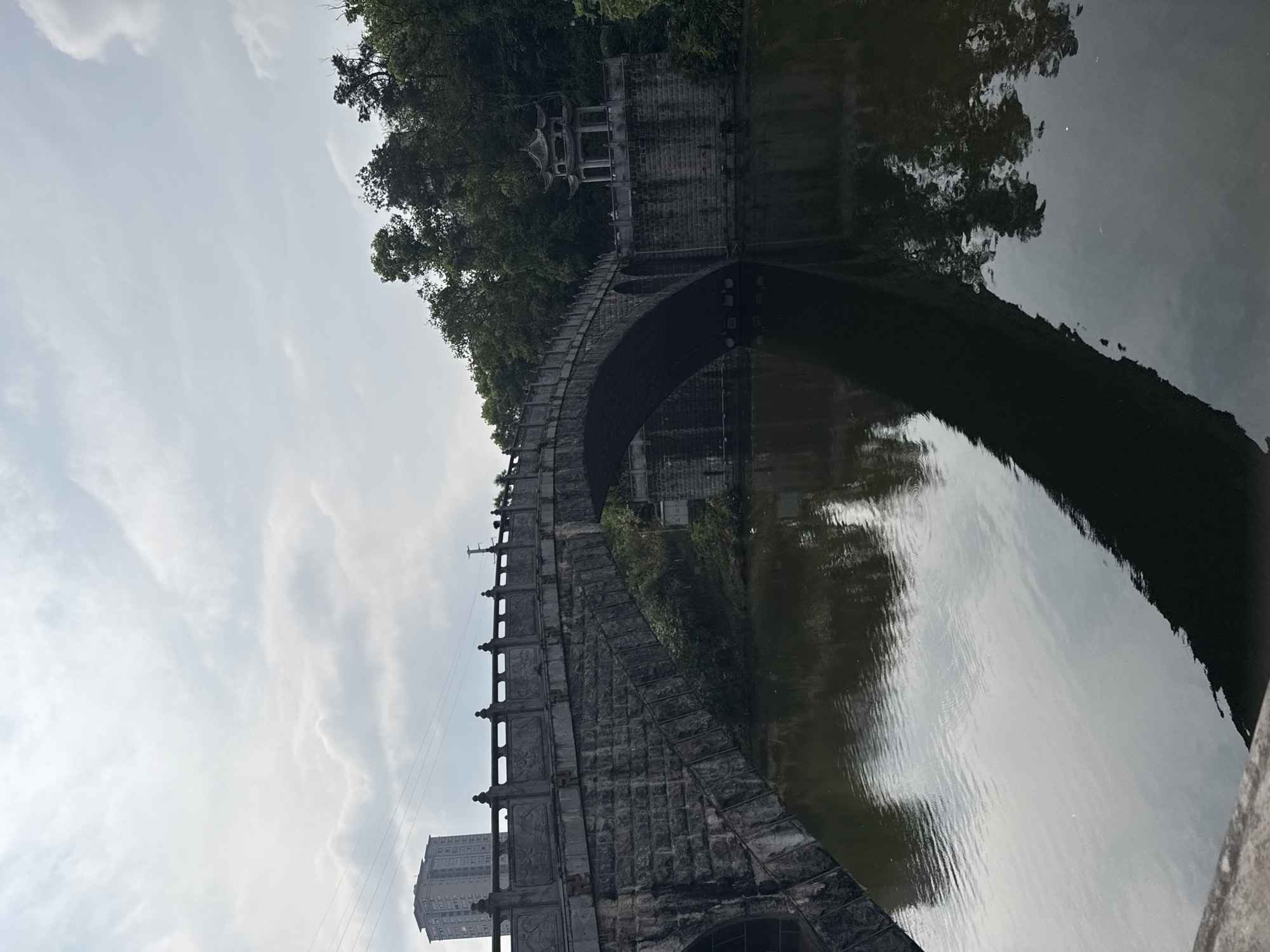Morning temple visit documented in Jiulongpo District, China