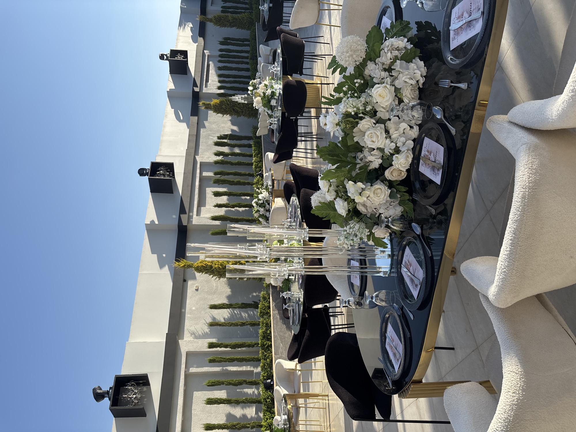 Elegant outdoor wedding reception setup in Um Rummane, Jordan