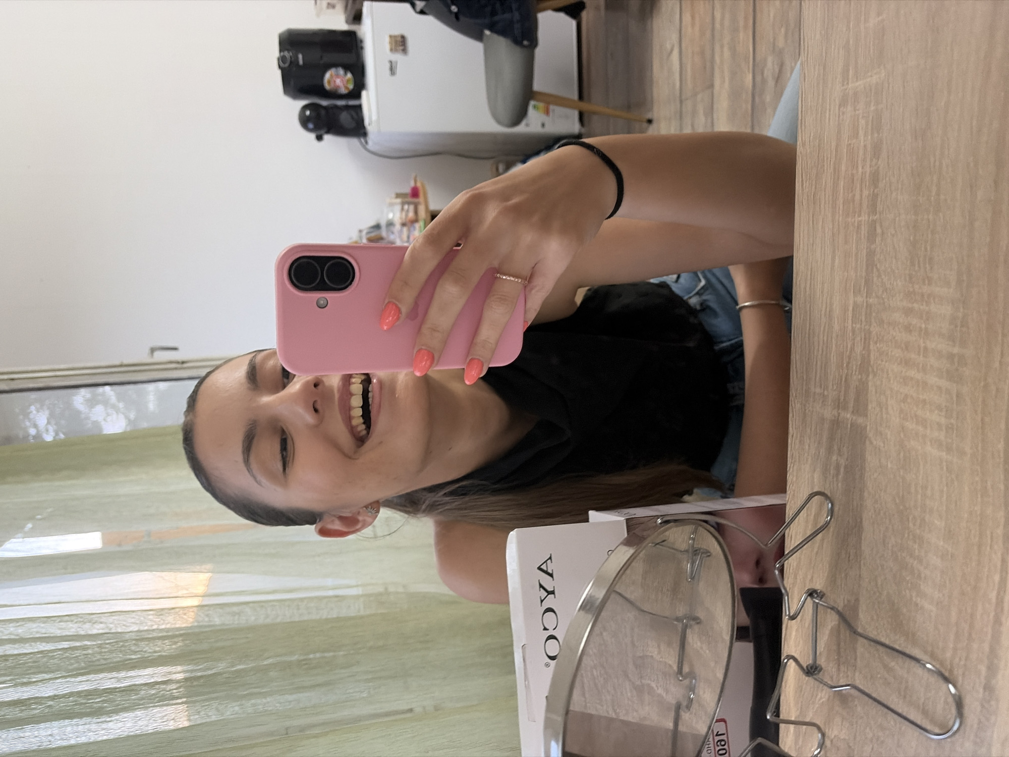 Woman documents daily routine through Sofia apartment selfies