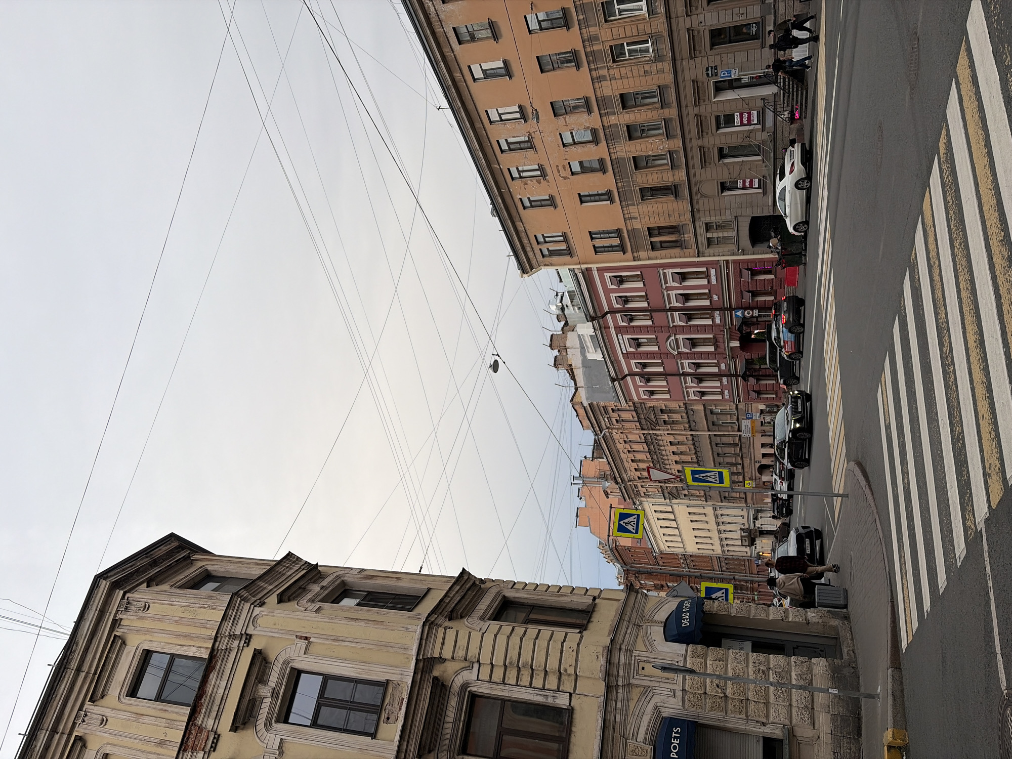 Evening stroll through Saint Petersburg's classical streetscape