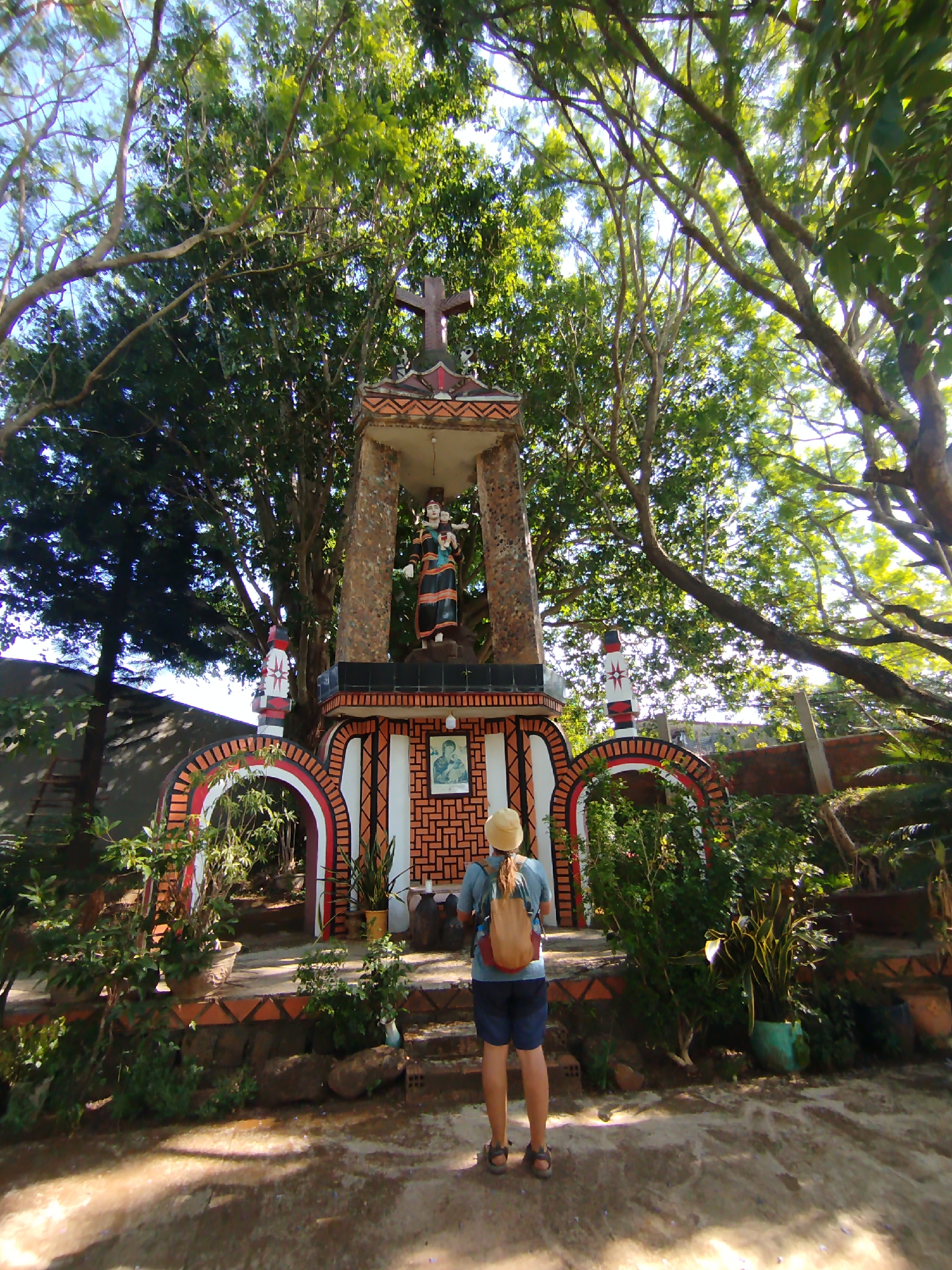 Architectural tour captures diverse buildings, shrines in An Phu Ward