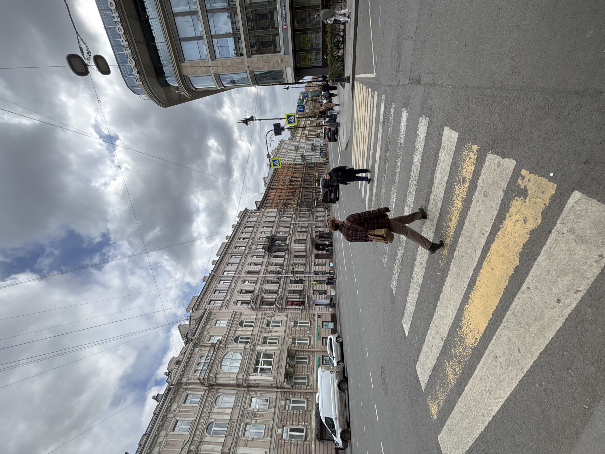Street scenes documented in Saint Petersburg during midday pedestrian activity